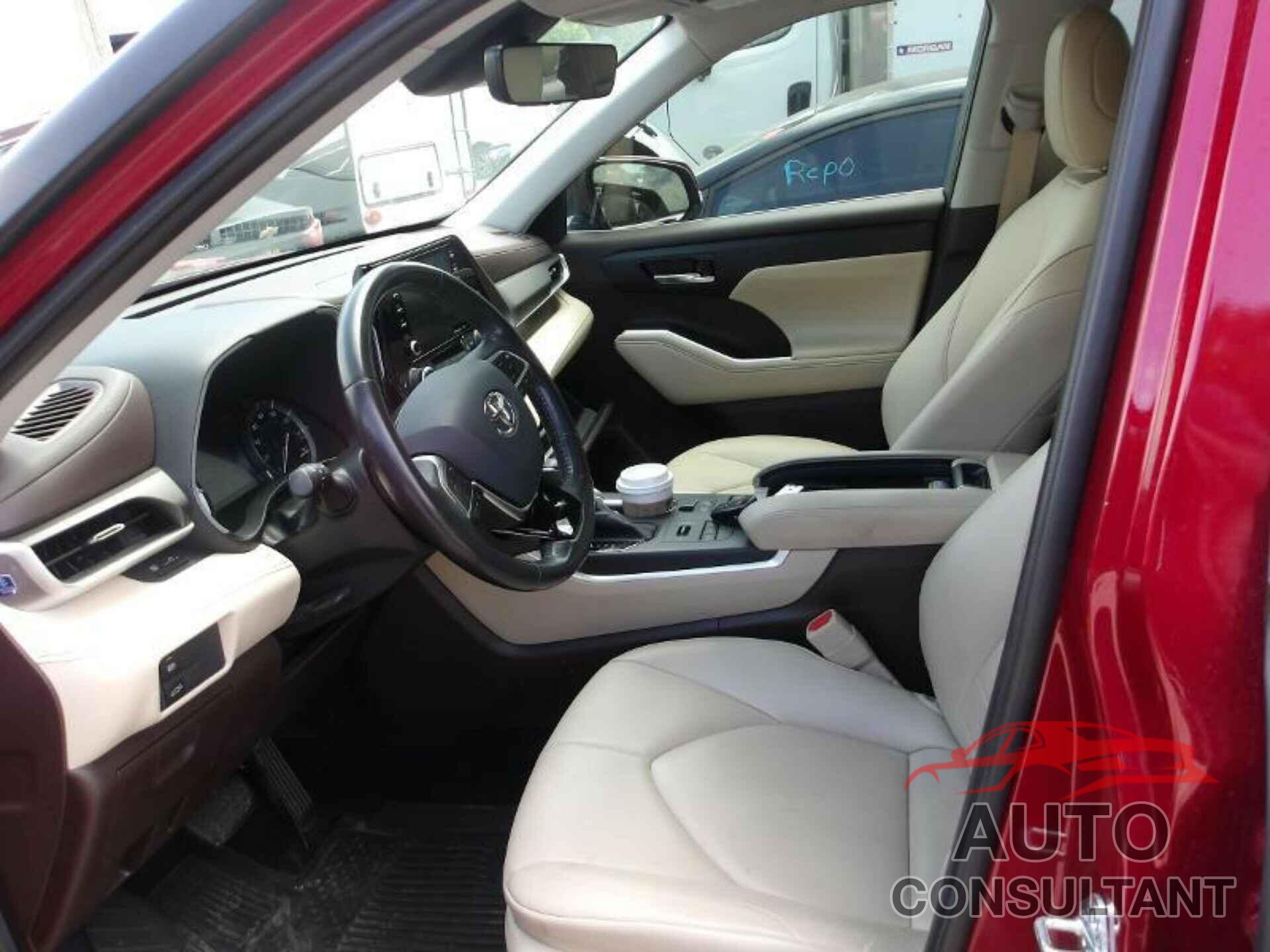 TOYOTA HIGHLANDER 2021 - 5TDGZRBH6MS554982