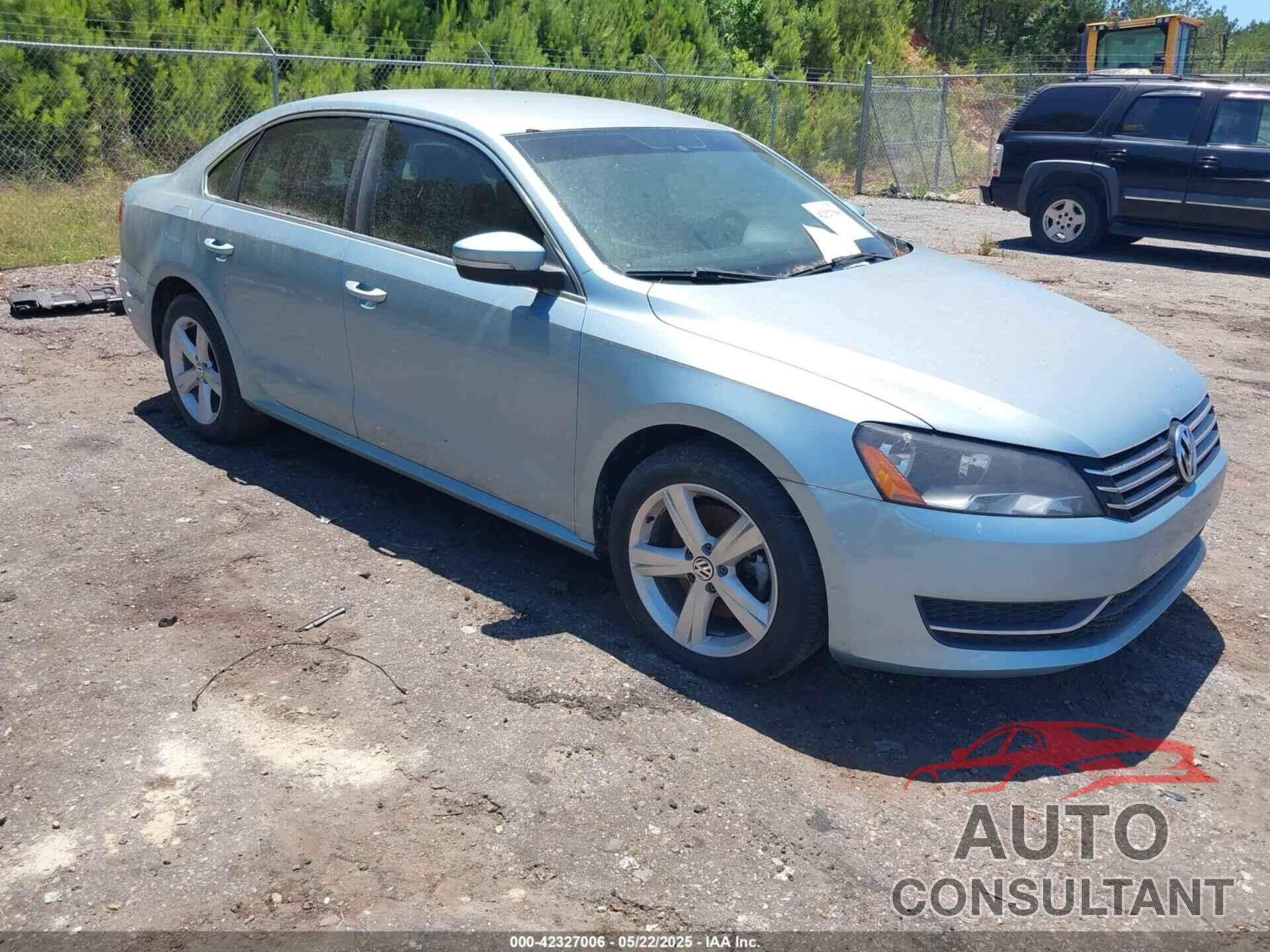 VOLKSWAGEN PASSAT 2013 - 1VWBH7A36DC065018