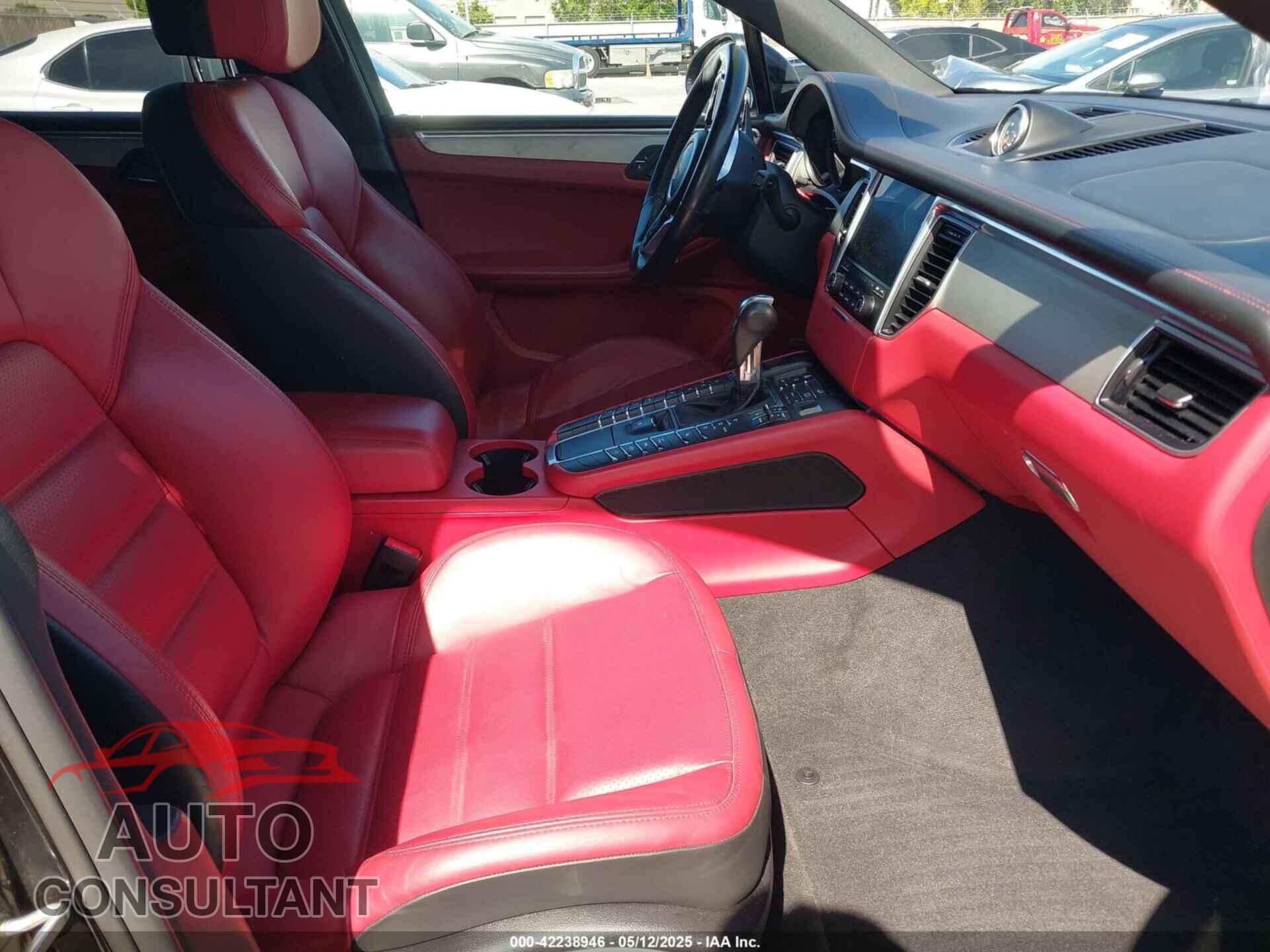PORSCHE MACAN 2017 - WP1AG2A55HLB53391
