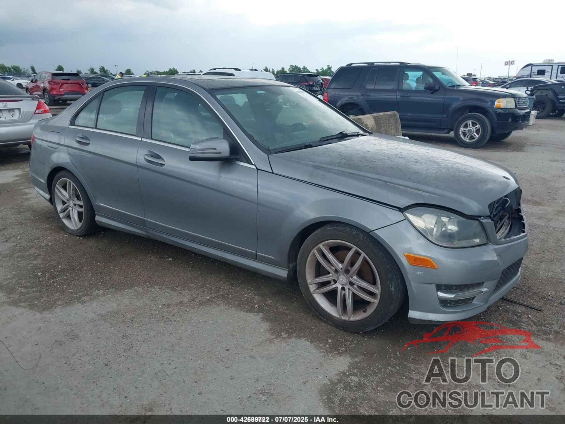 MERCEDES-BENZ C 250 2013 - WDDGF4HB9DR300024