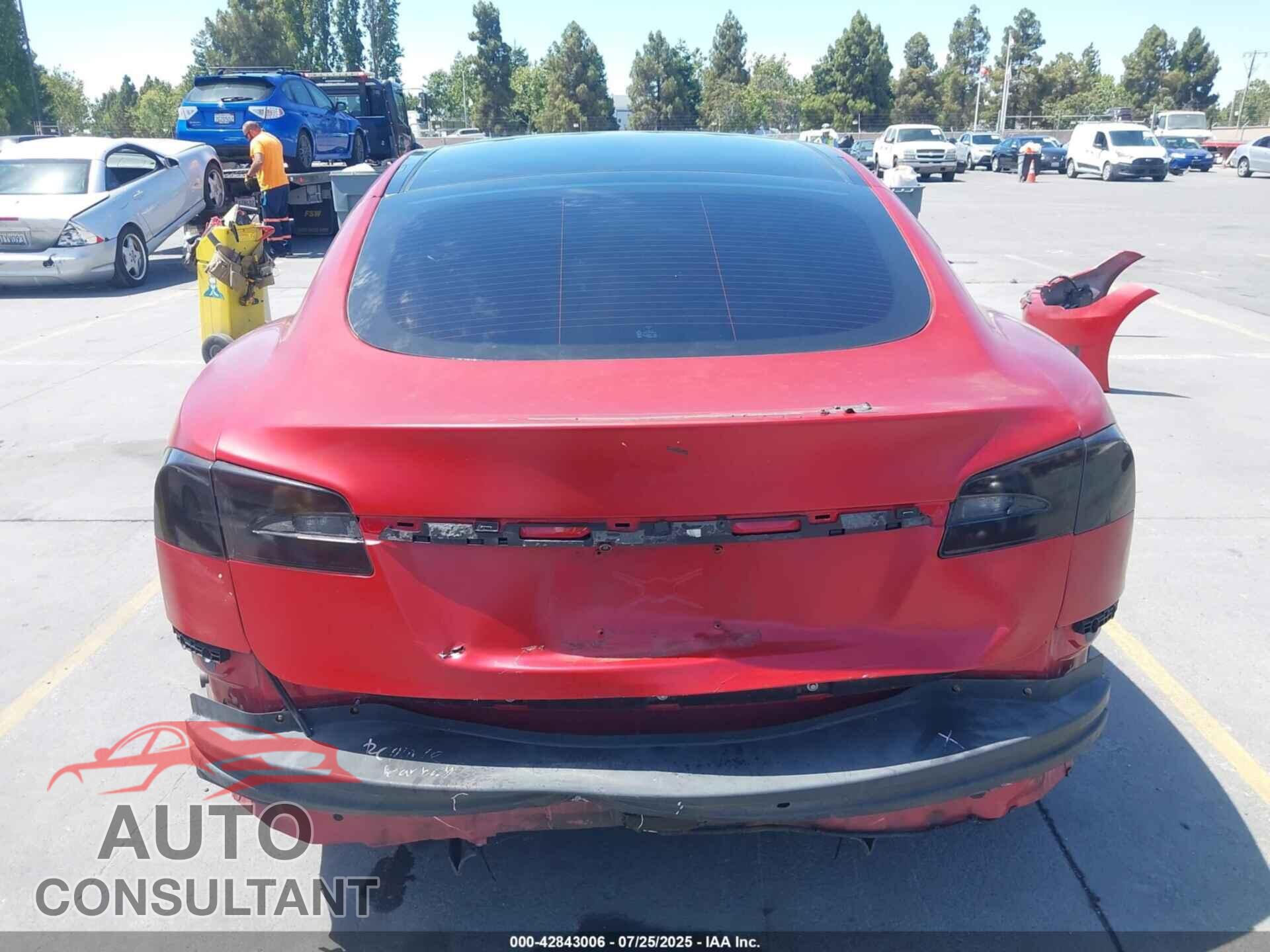 TESLA MODEL S 2013 - 5YJSA1CN2DFP09247