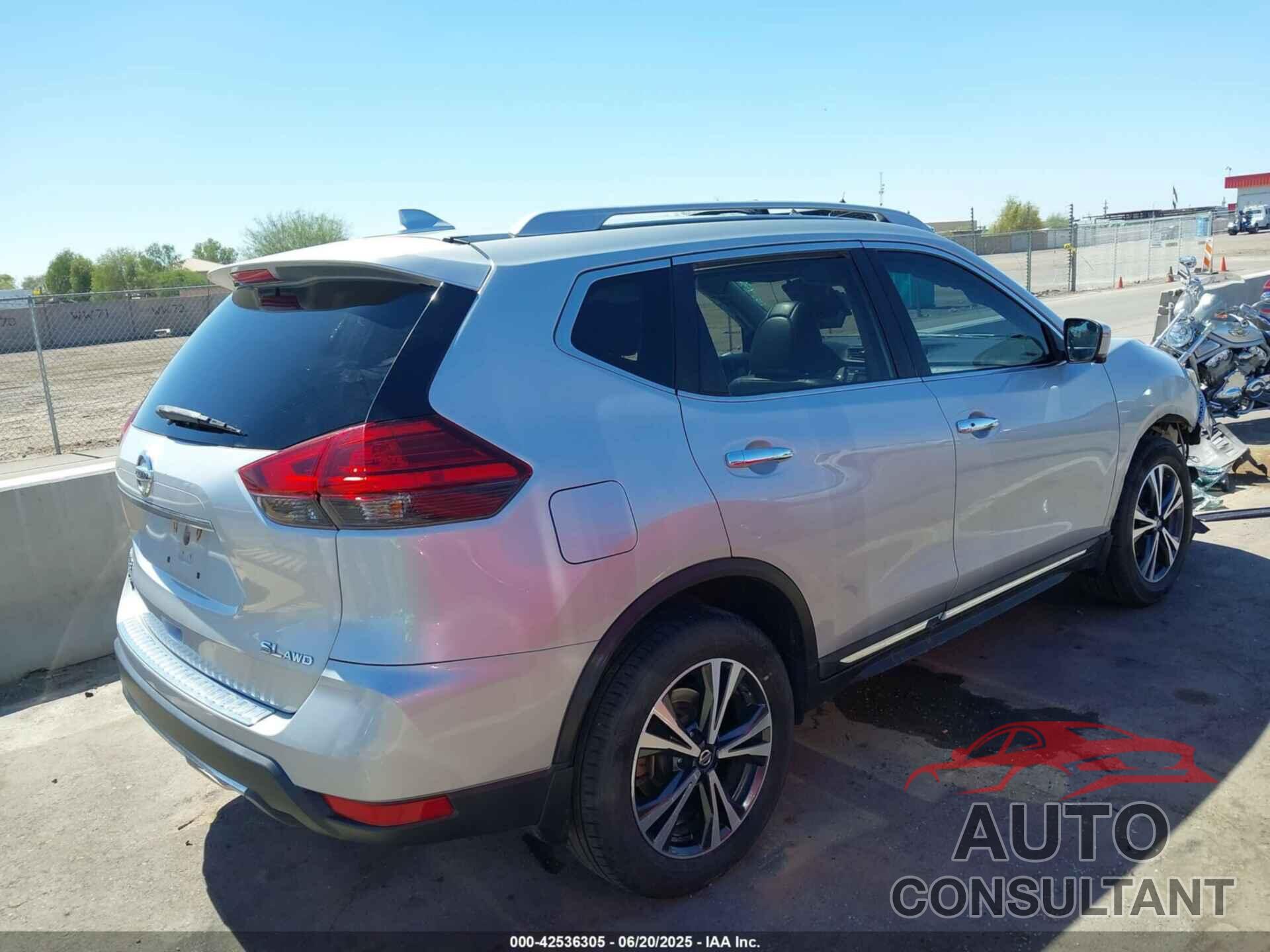 NISSAN ROGUE 2017 - 5N1AT2MVXHC881132
