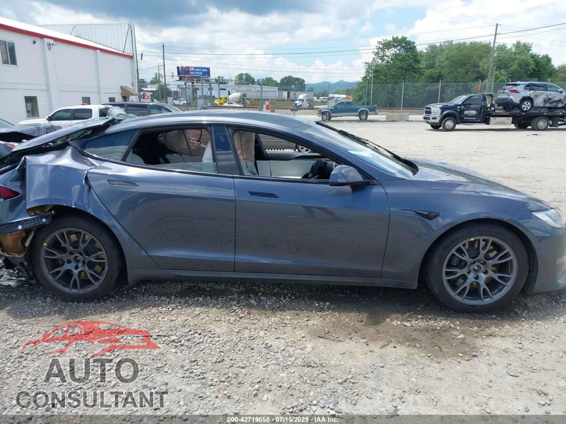 TESLA MODEL S 2021 - 5YJSA1E53MF452404
