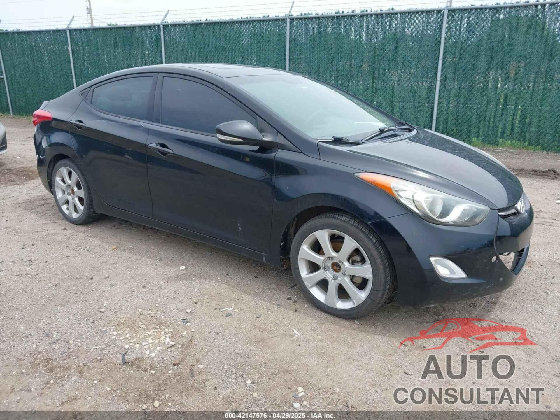 HYUNDAI ELANTRA 2013 - KMHDH4AE8DU861125