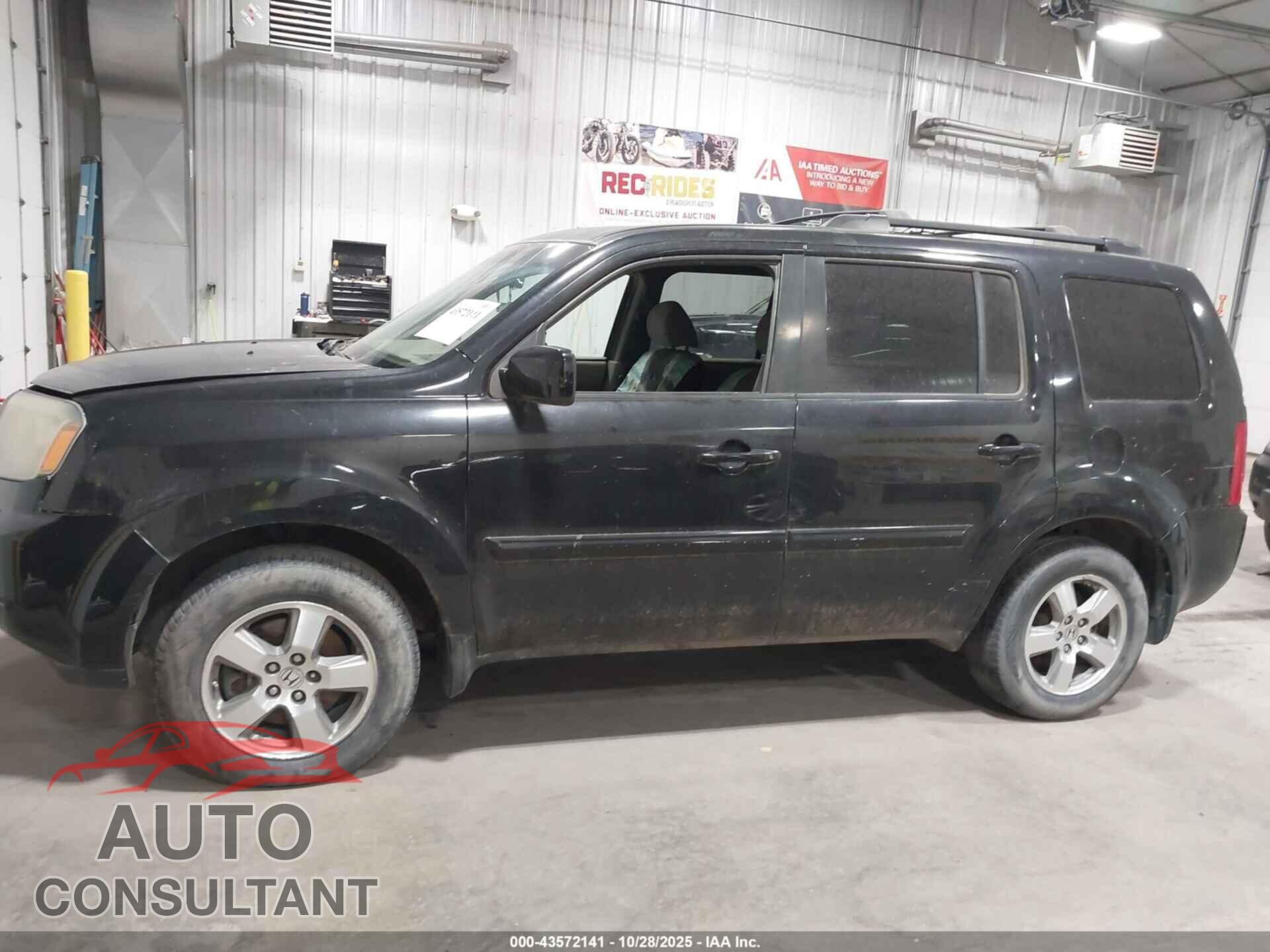 HONDA PILOT 2011 - 5FNYF4H46BB014571