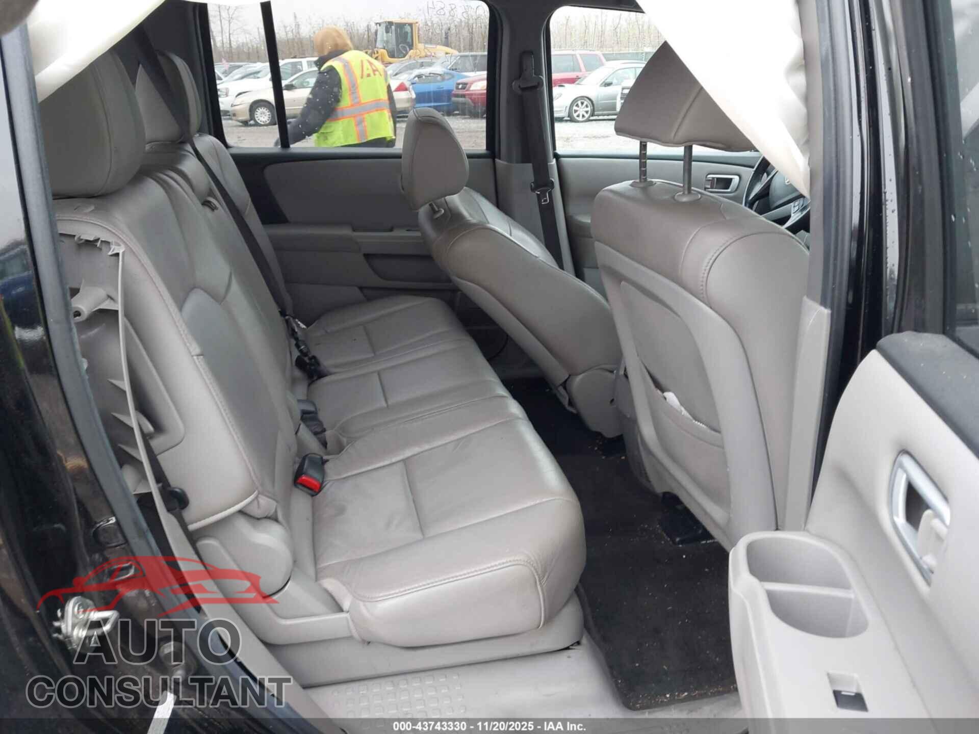 HONDA PILOT 2012 - 5FNYF4H76CB010001