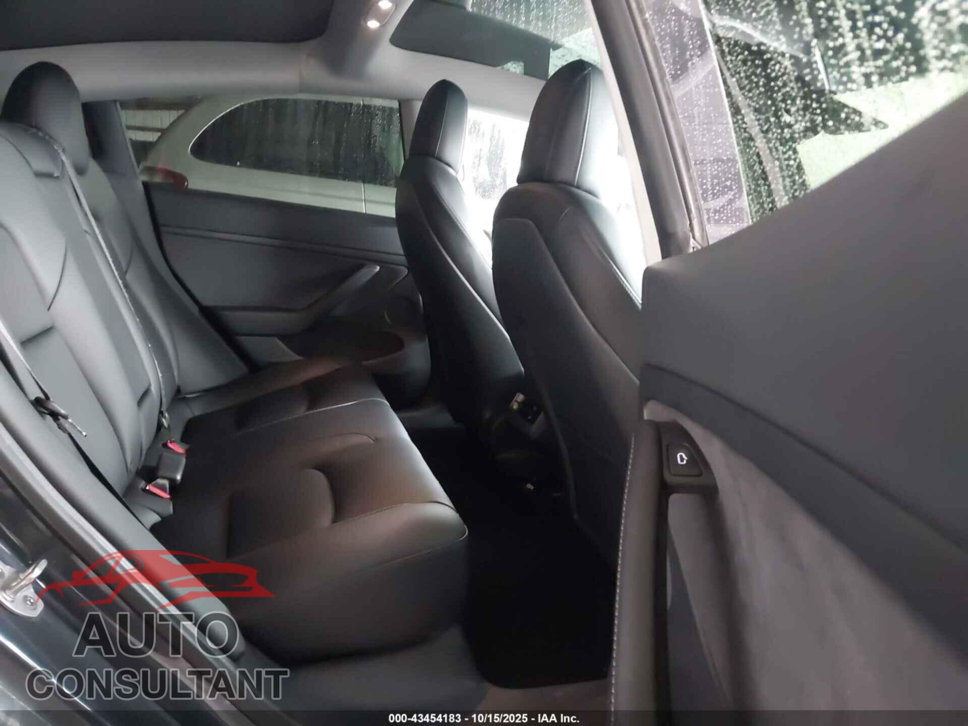 TESLA MODEL 3 2022 - 5YJ3E1EB7NF240105