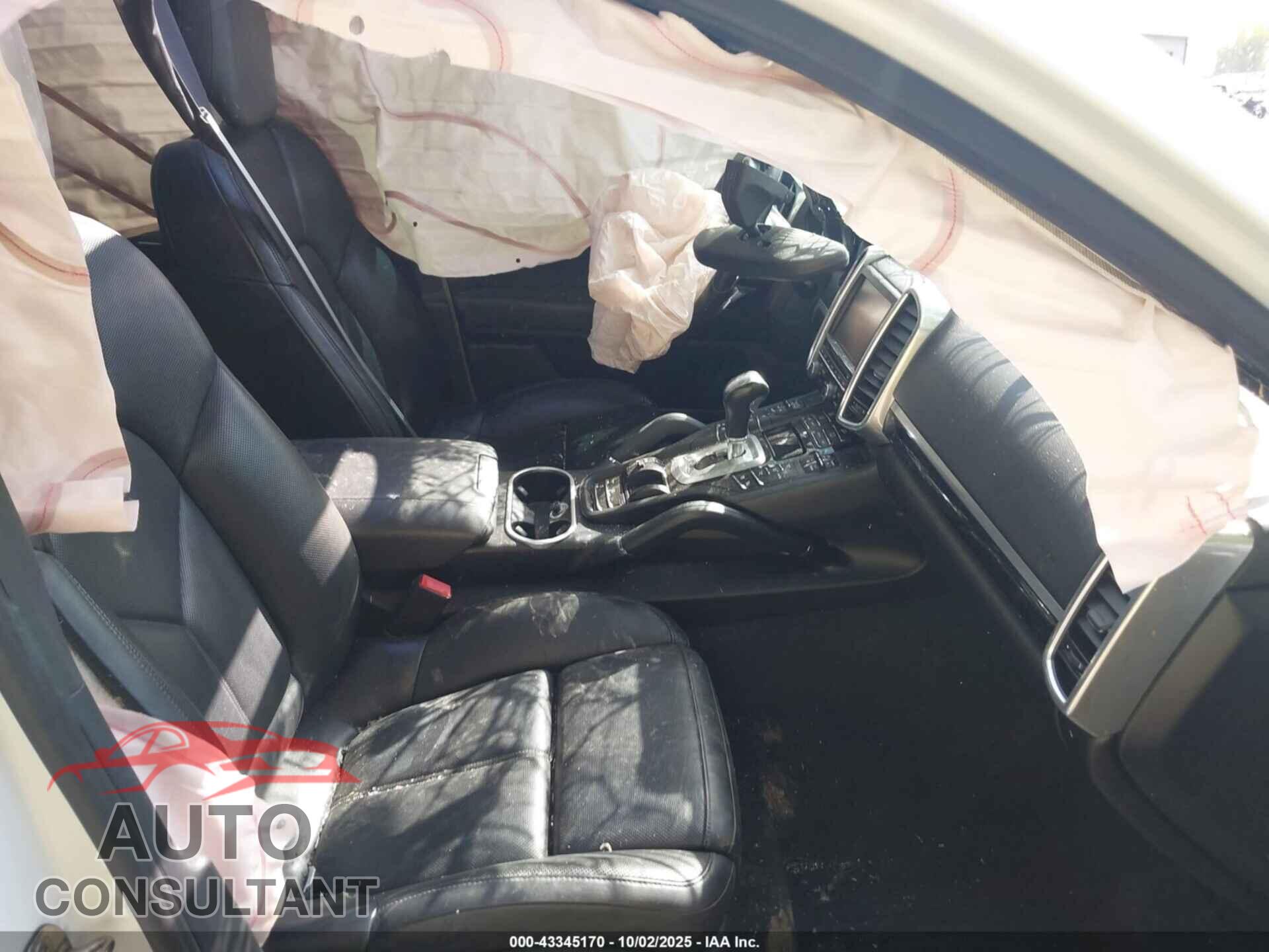 PORSCHE CAYENNE 2016 - WP1AA2A2XGLA08207