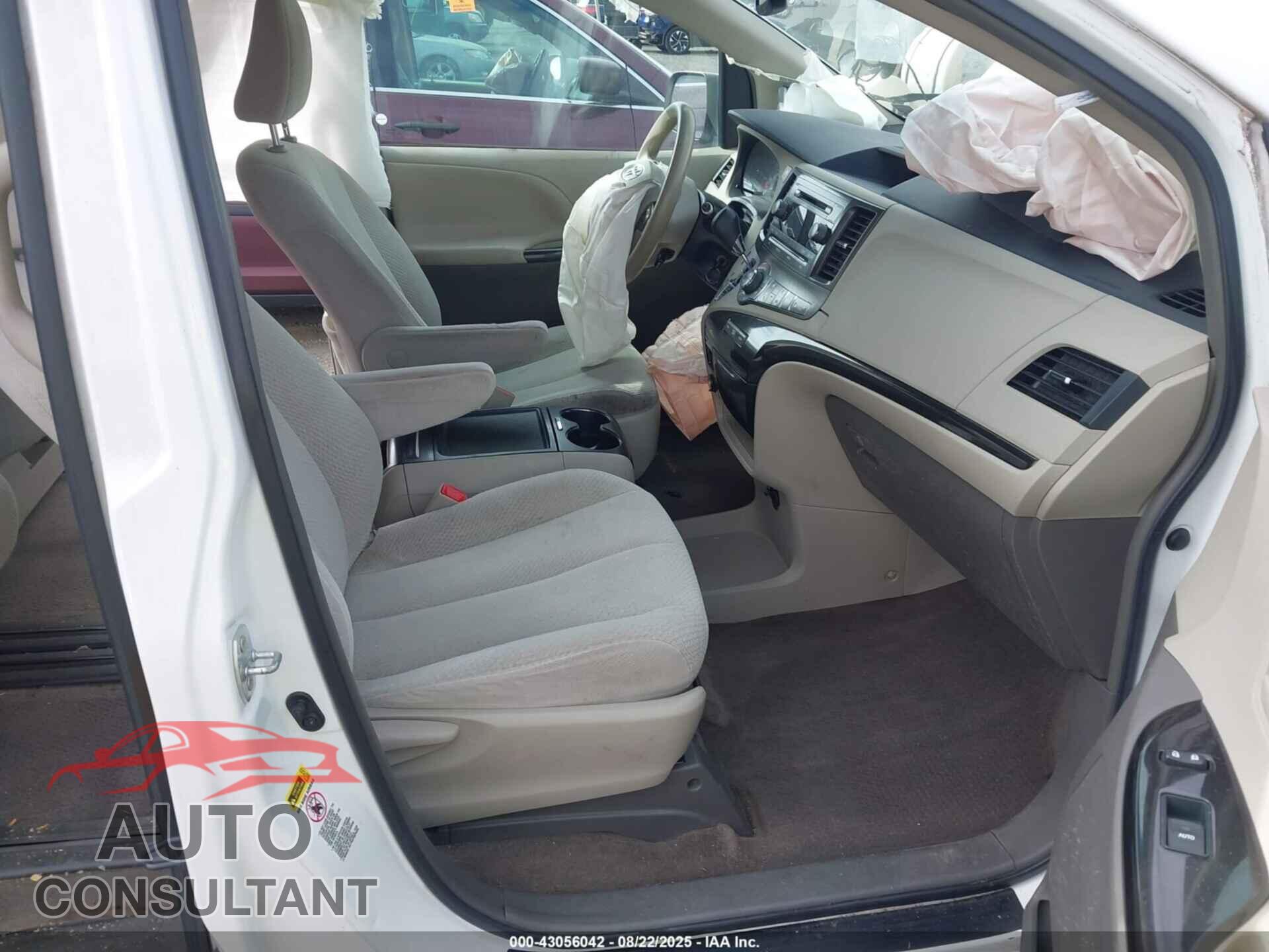 TOYOTA SIENNA 2014 - 5TDKK3DC4ES428621