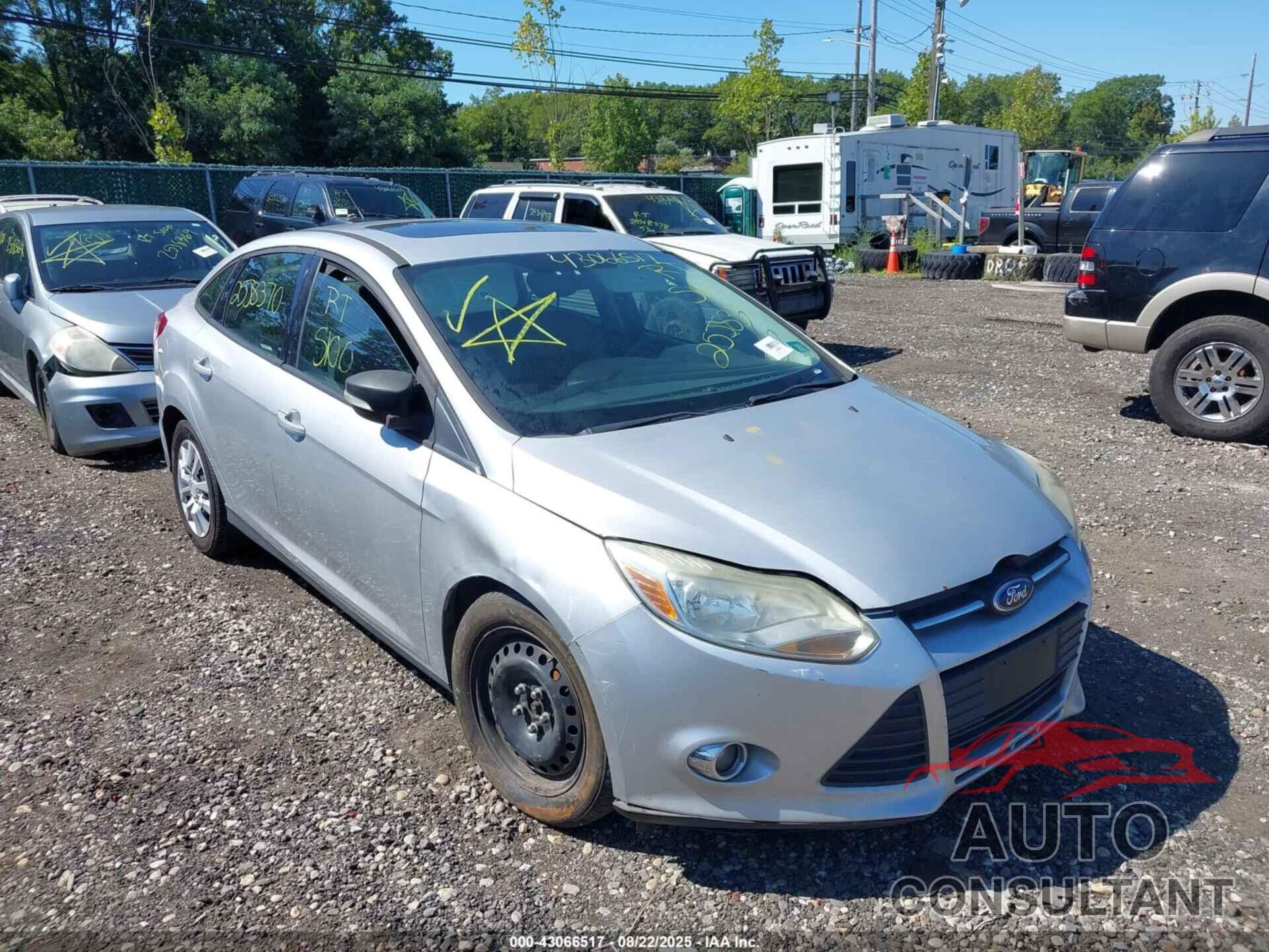 FORD FOCUS 2012 - 1FAHP3F22CL269733