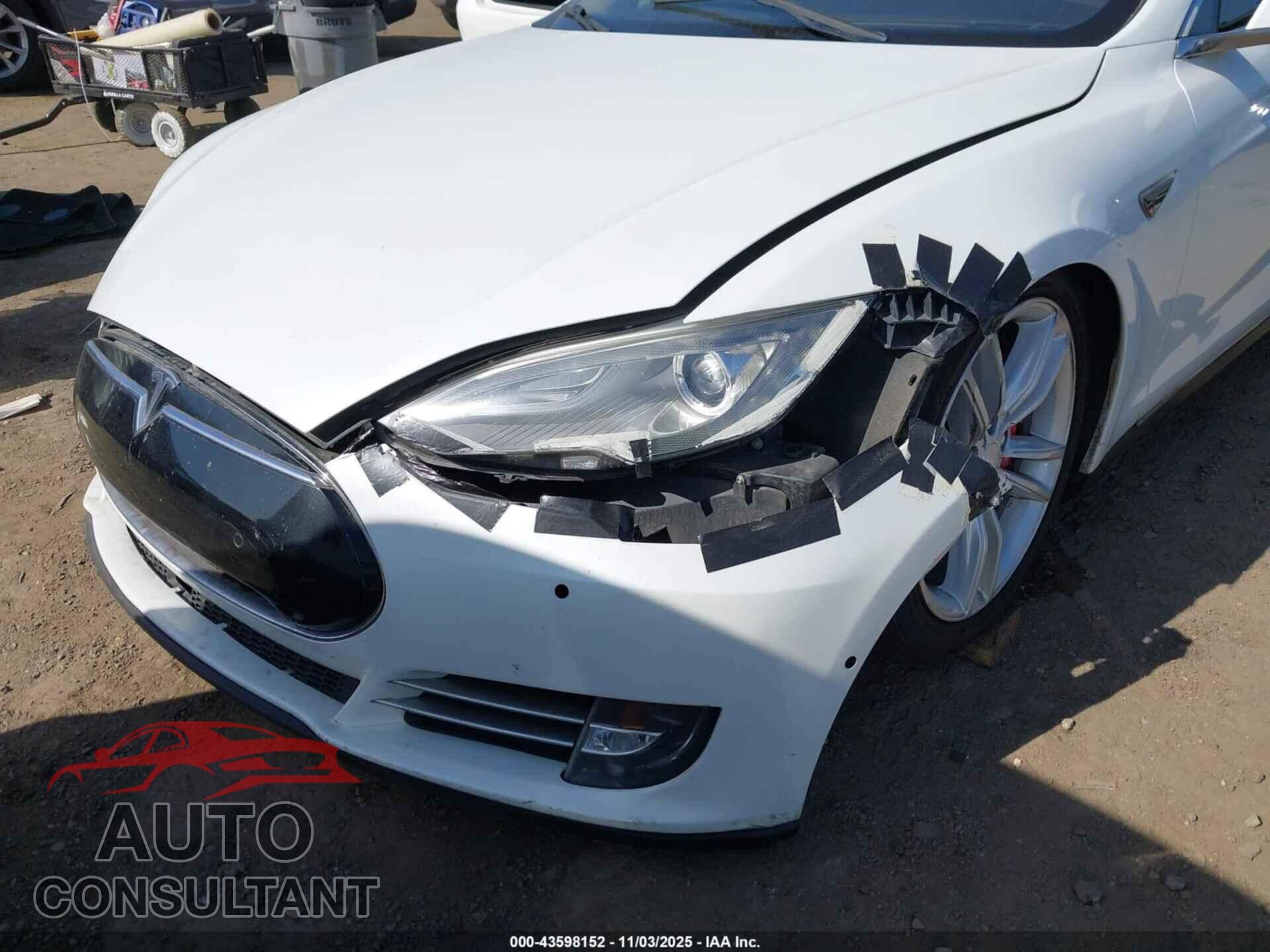 TESLA MODEL S 2016 - 5YJSA1E40GF124403