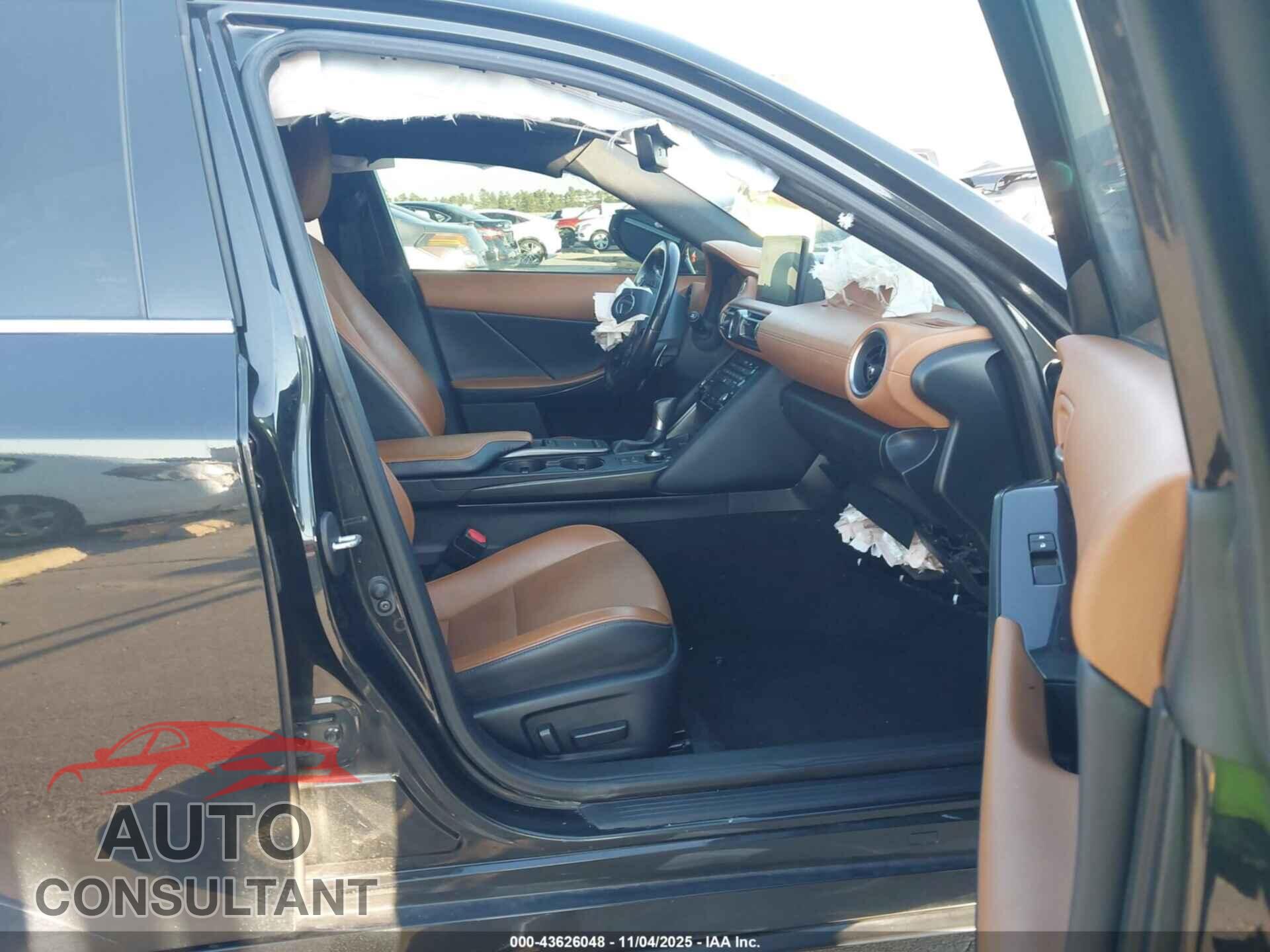 LEXUS IS 300 2021 - JTHAA1D26M5116295