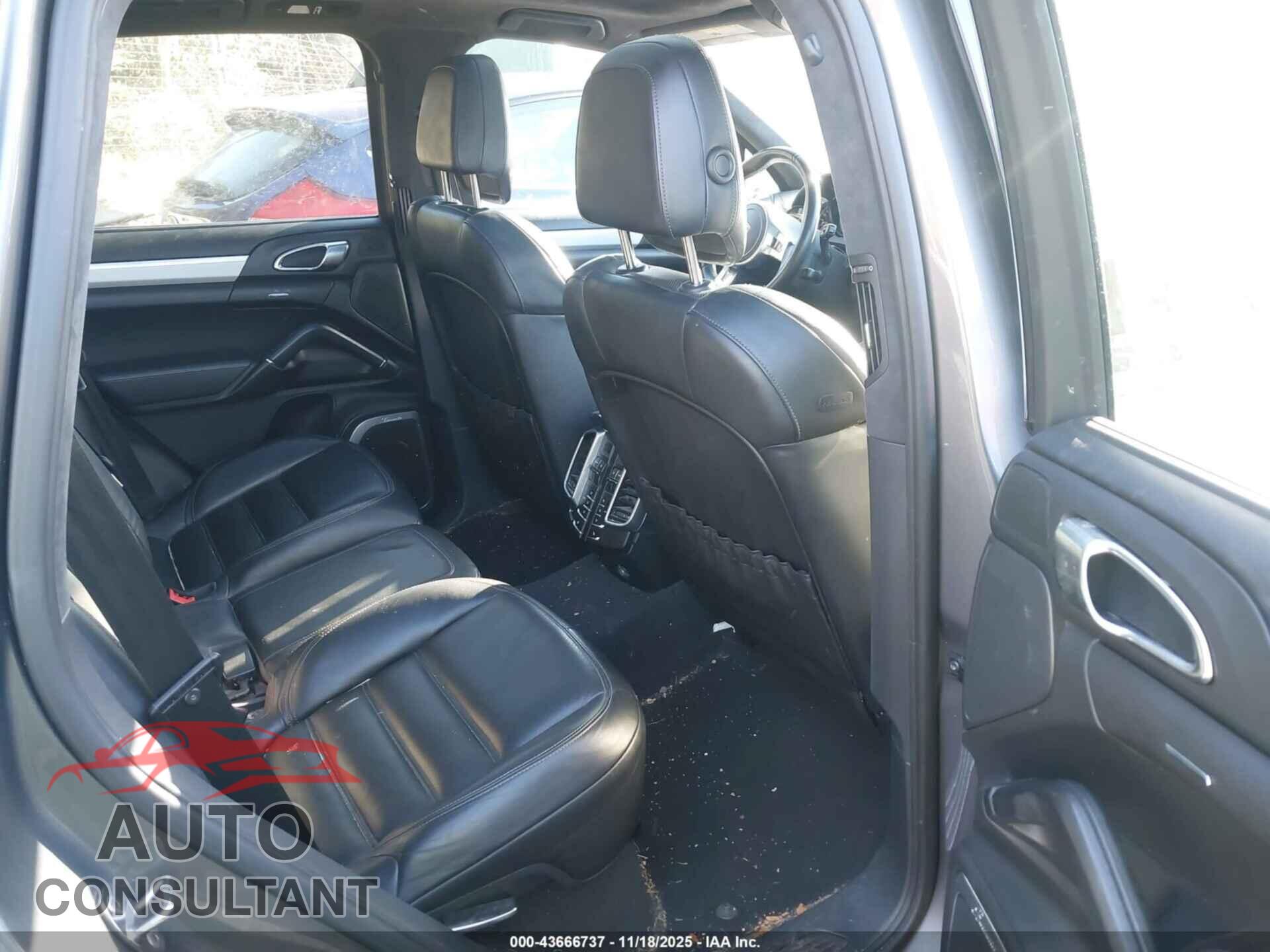 PORSCHE CAYENNE 2012 - WP1AC2A29CLA81170
