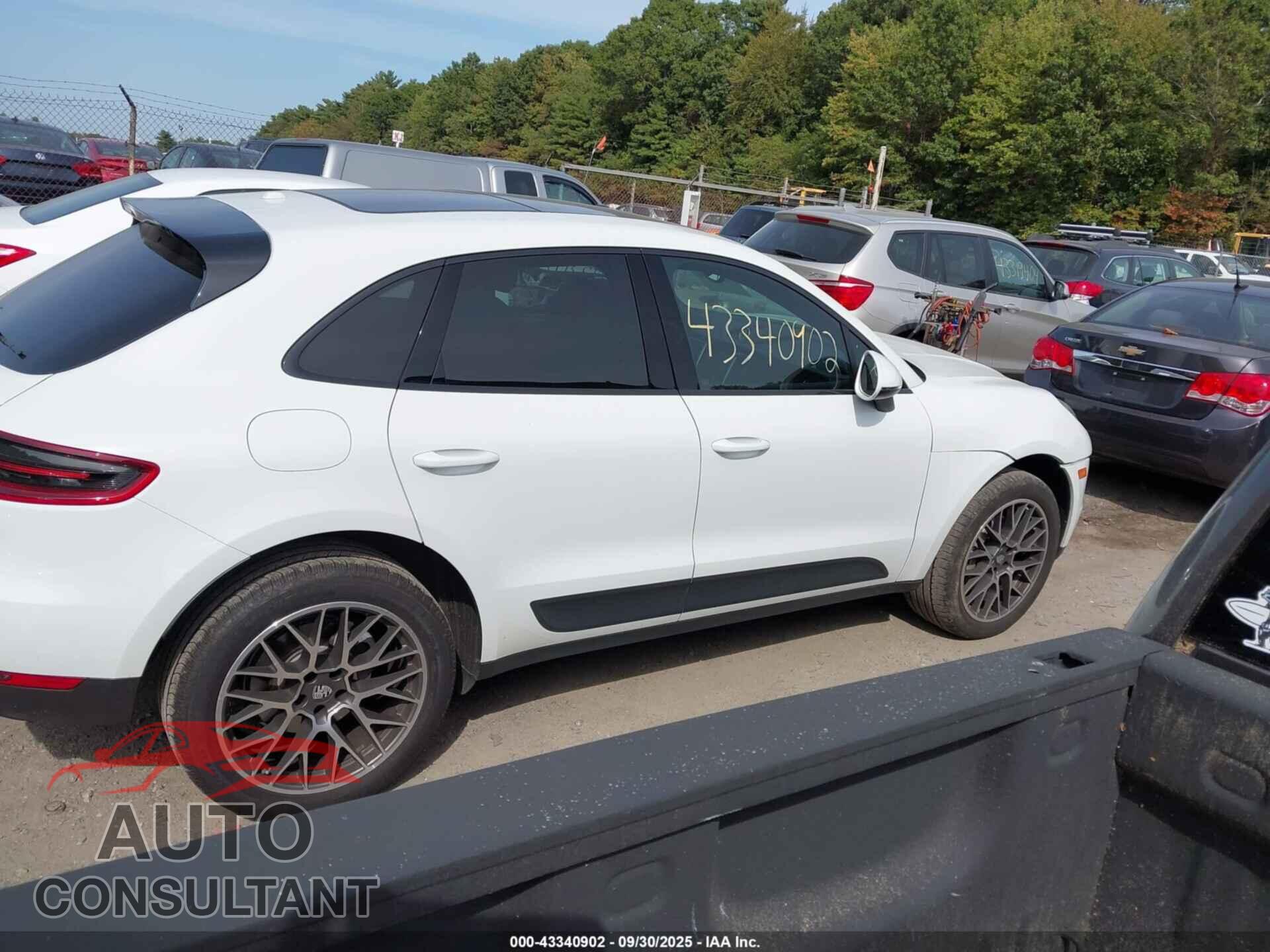 PORSCHE MACAN 2016 - WP1AB2A54GLB50205