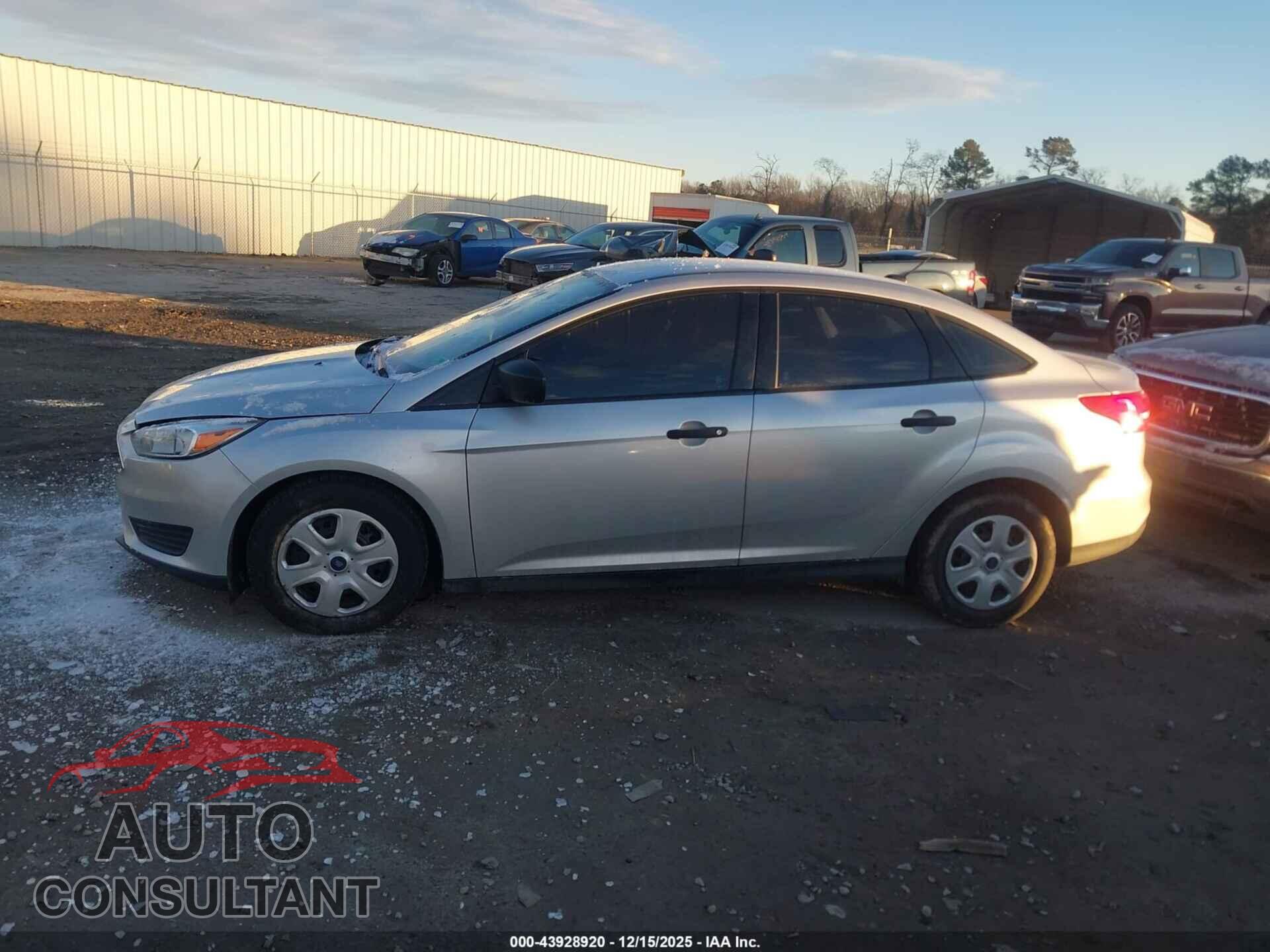 FORD FOCUS 2017 - 1FADP3E28HL346368