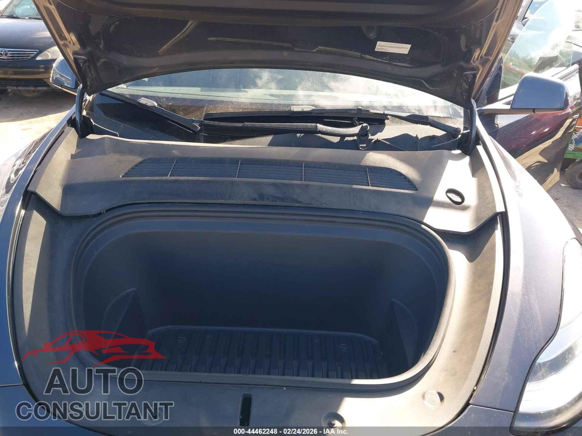 TESLA MODEL Y 2022 - 7SAYGDEE7NF363949