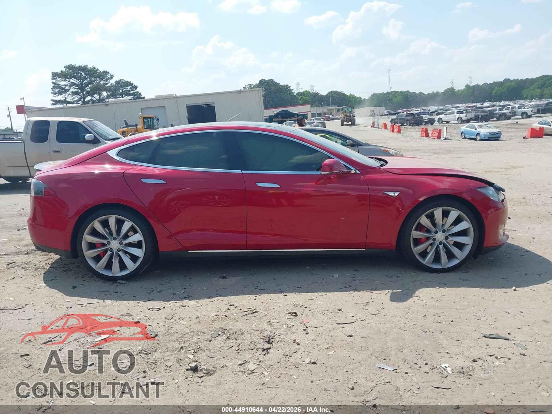 TESLA MODEL S 2015 - 5YJSA1H45FF093935