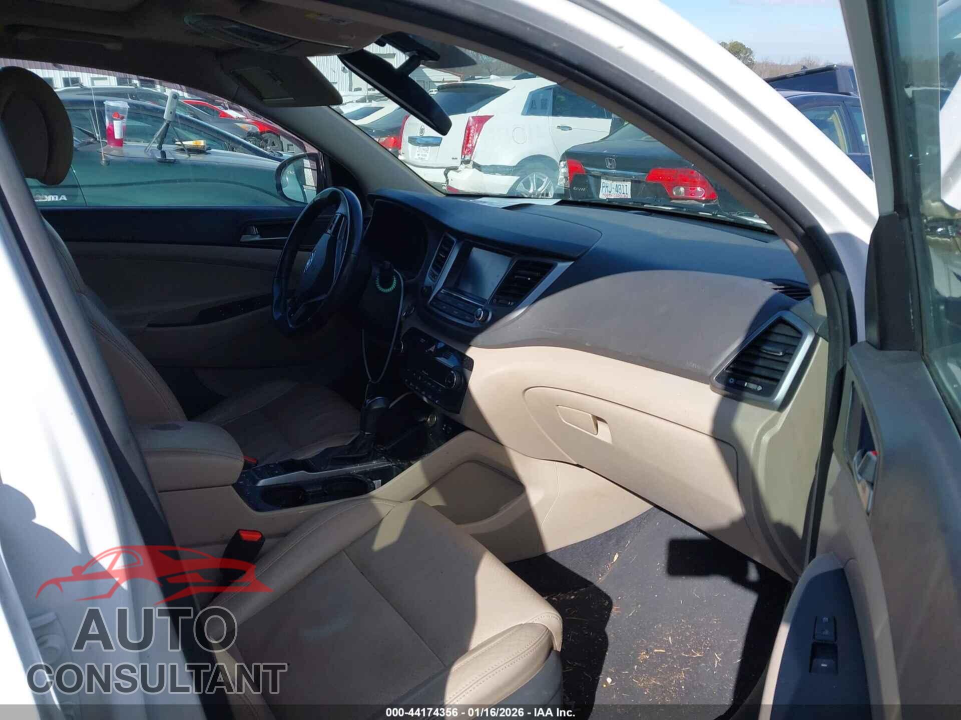 HYUNDAI TUCSON 2018 - KM8J33A23JU763519