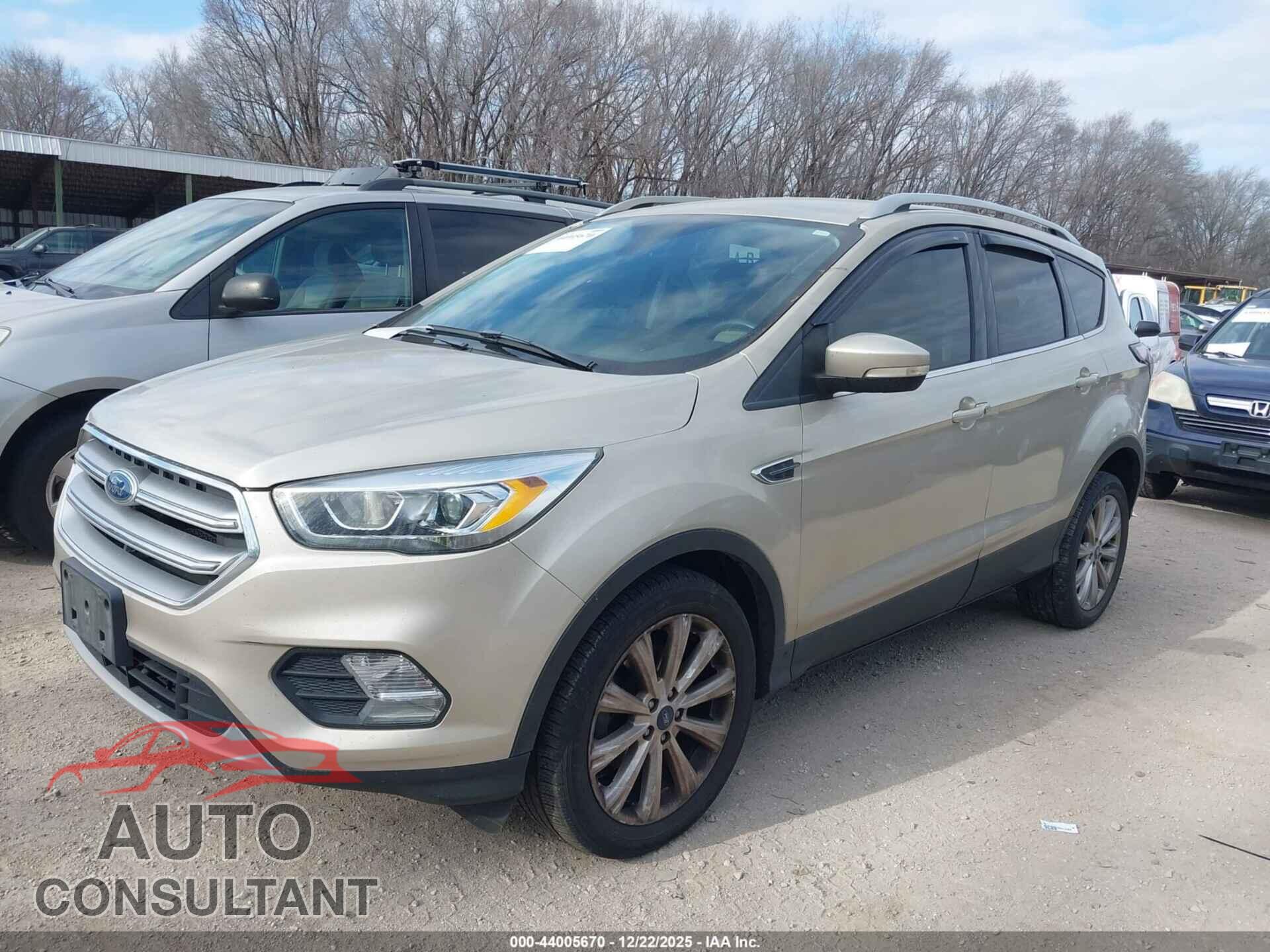 FORD ESCAPE 2017 - 1FMCU0JD7HUB80144