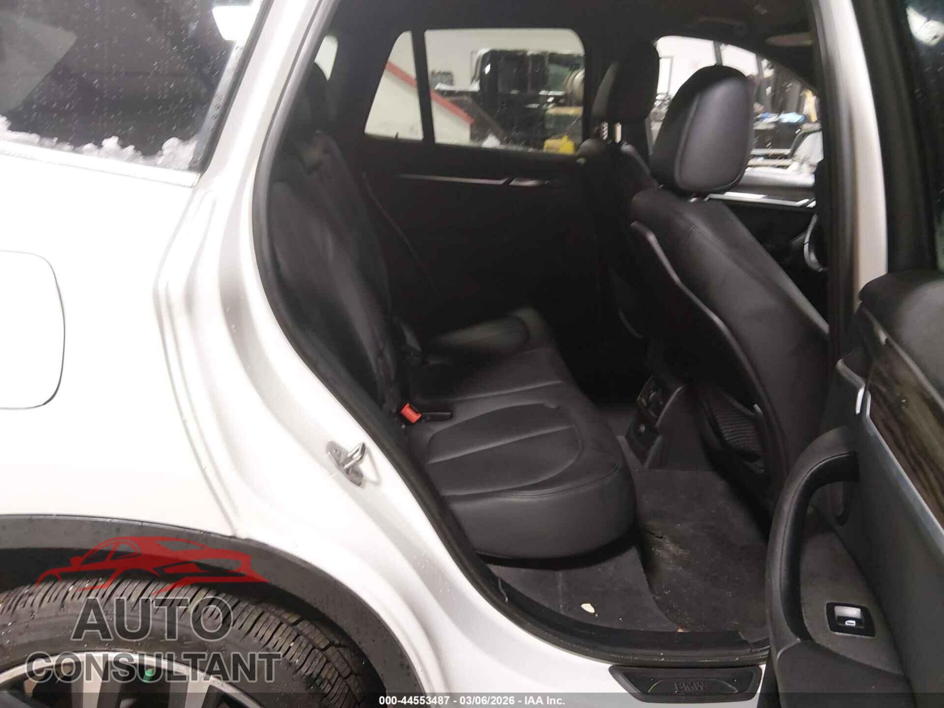 BMW X1 2016 - WBXHT3C39GP888074
