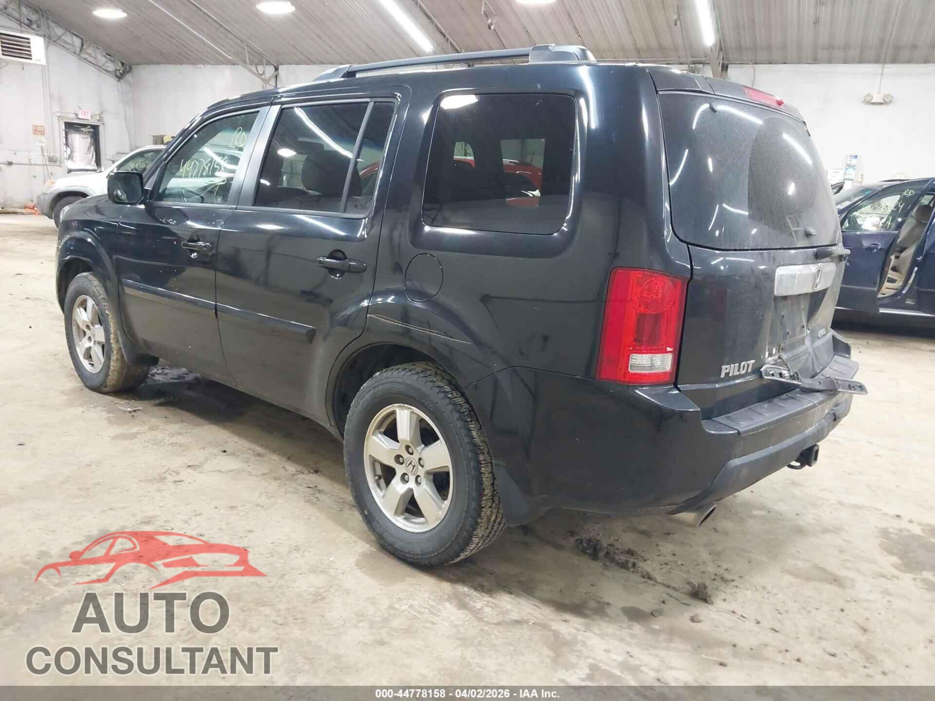 HONDA PILOT 2011 - 5FNYF4H50BB065038