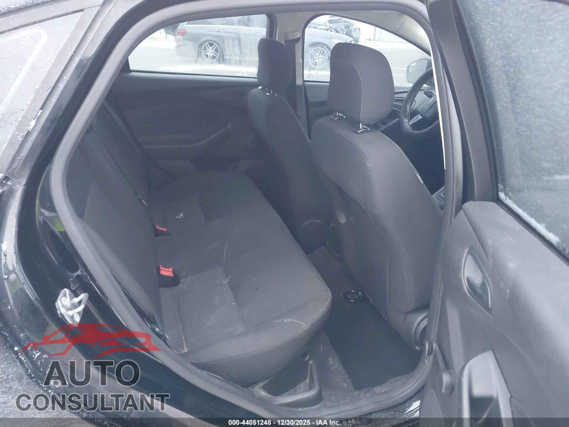 FORD FOCUS 2017 - 1FADP3E29HL208810