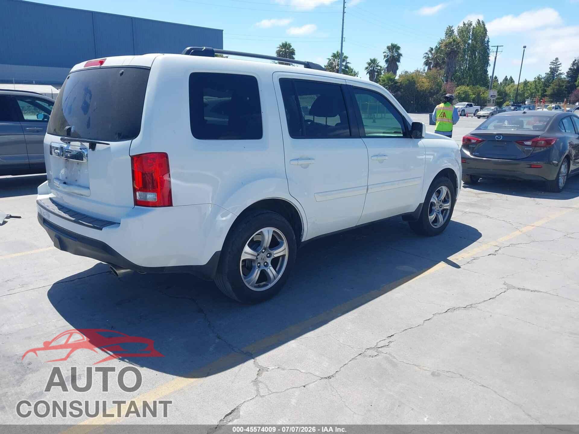 HONDA PILOT 2015 - 5FNYF3H46FB033850