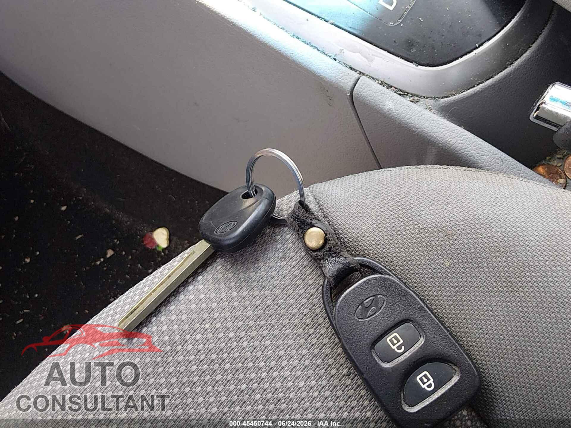 HYUNDAI ACCENT 2013 - KMHCT4AE0DU553649