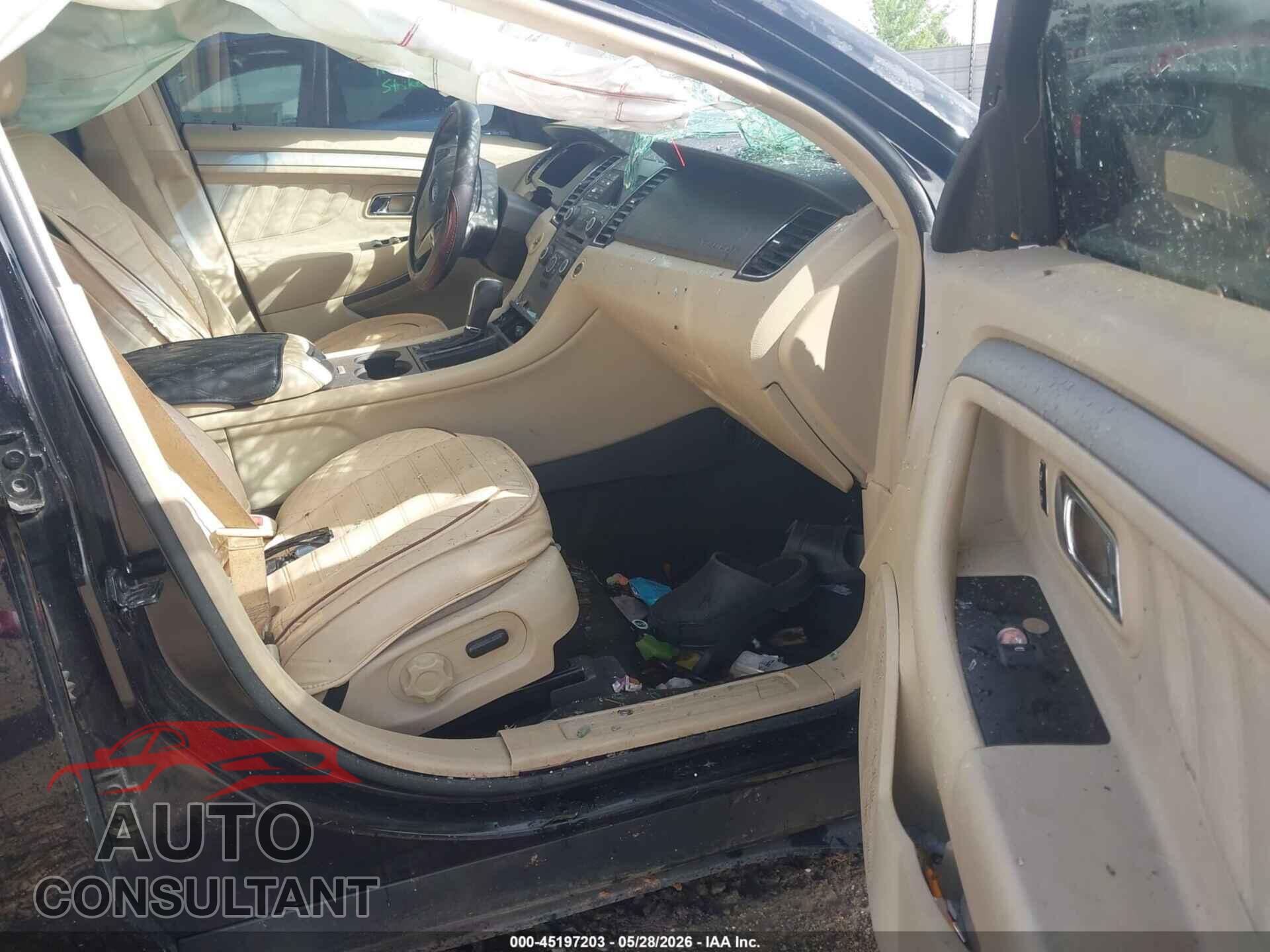 FORD TAURUS 2018 - 1FAHP2D8XJG115388