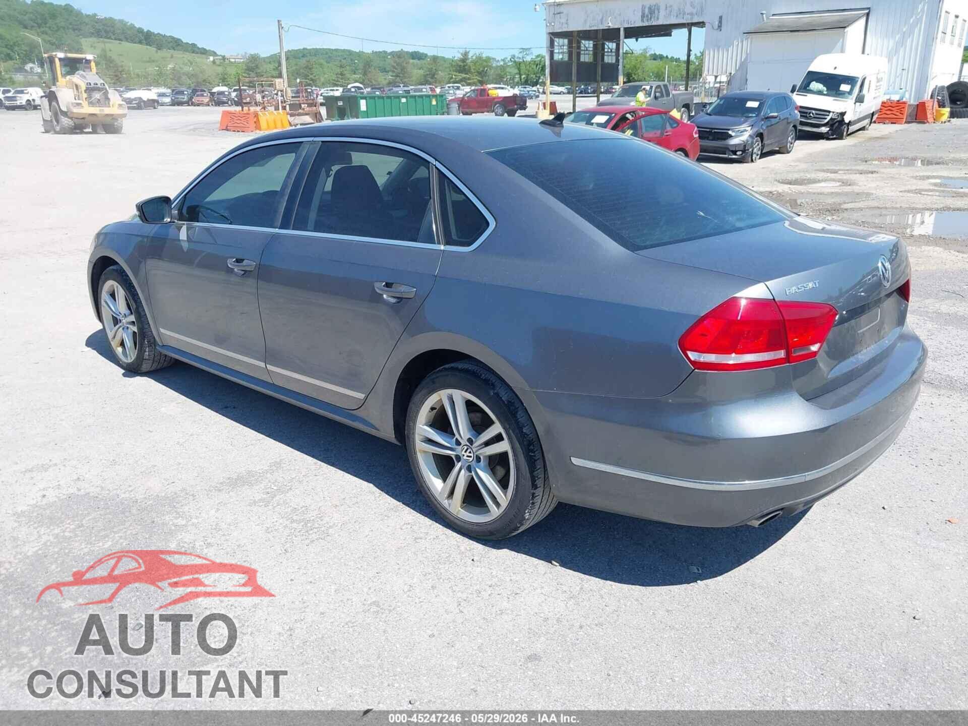 VOLKSWAGEN PASSAT 2013 - 1VWBN7A30DC048983
