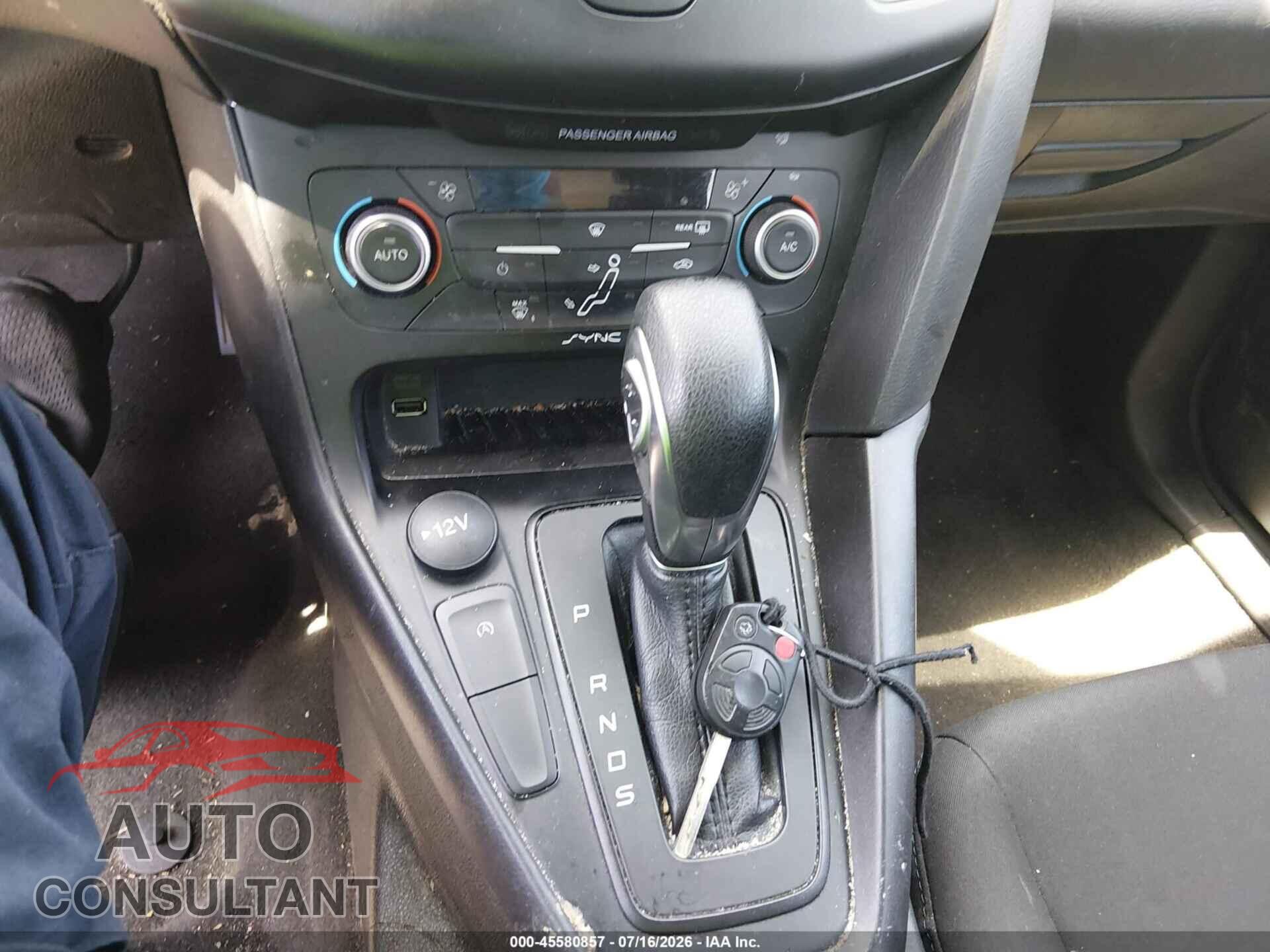 FORD FOCUS 2018 - 1FADP3FE4JL303953