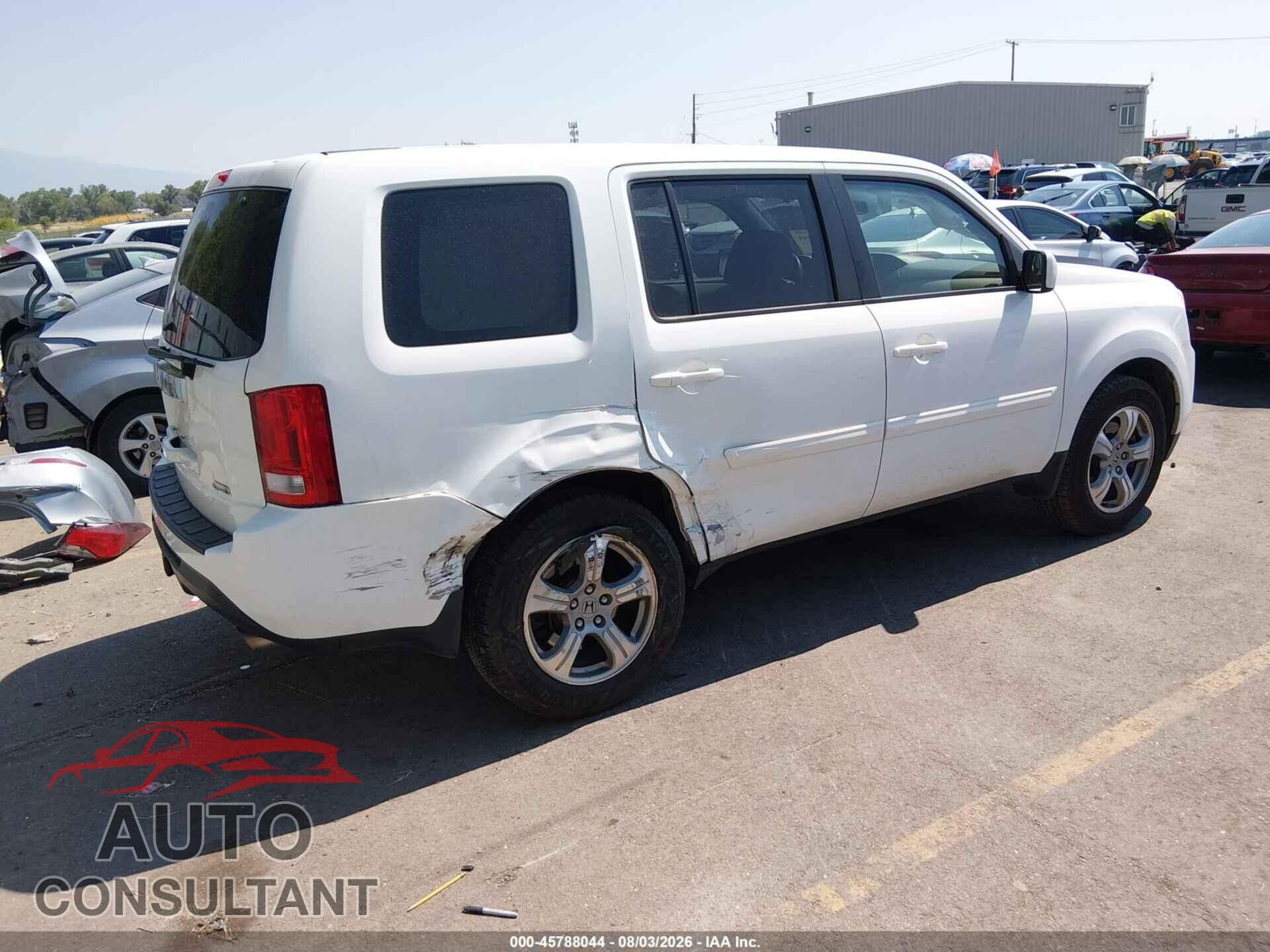 HONDA PILOT 2013 - 5FNYF4H40DB044894