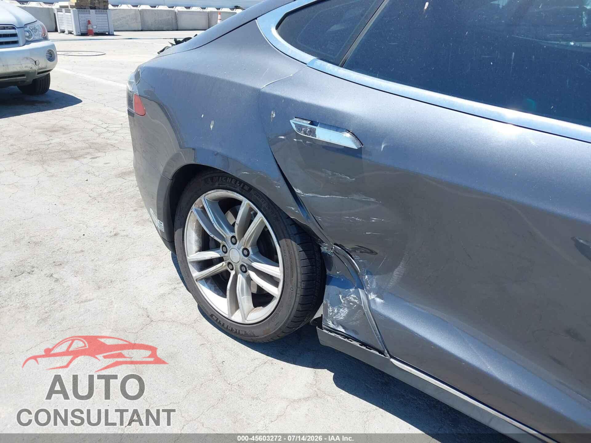 TESLA MODEL S 2015 - 5YJSA1E12FF117442