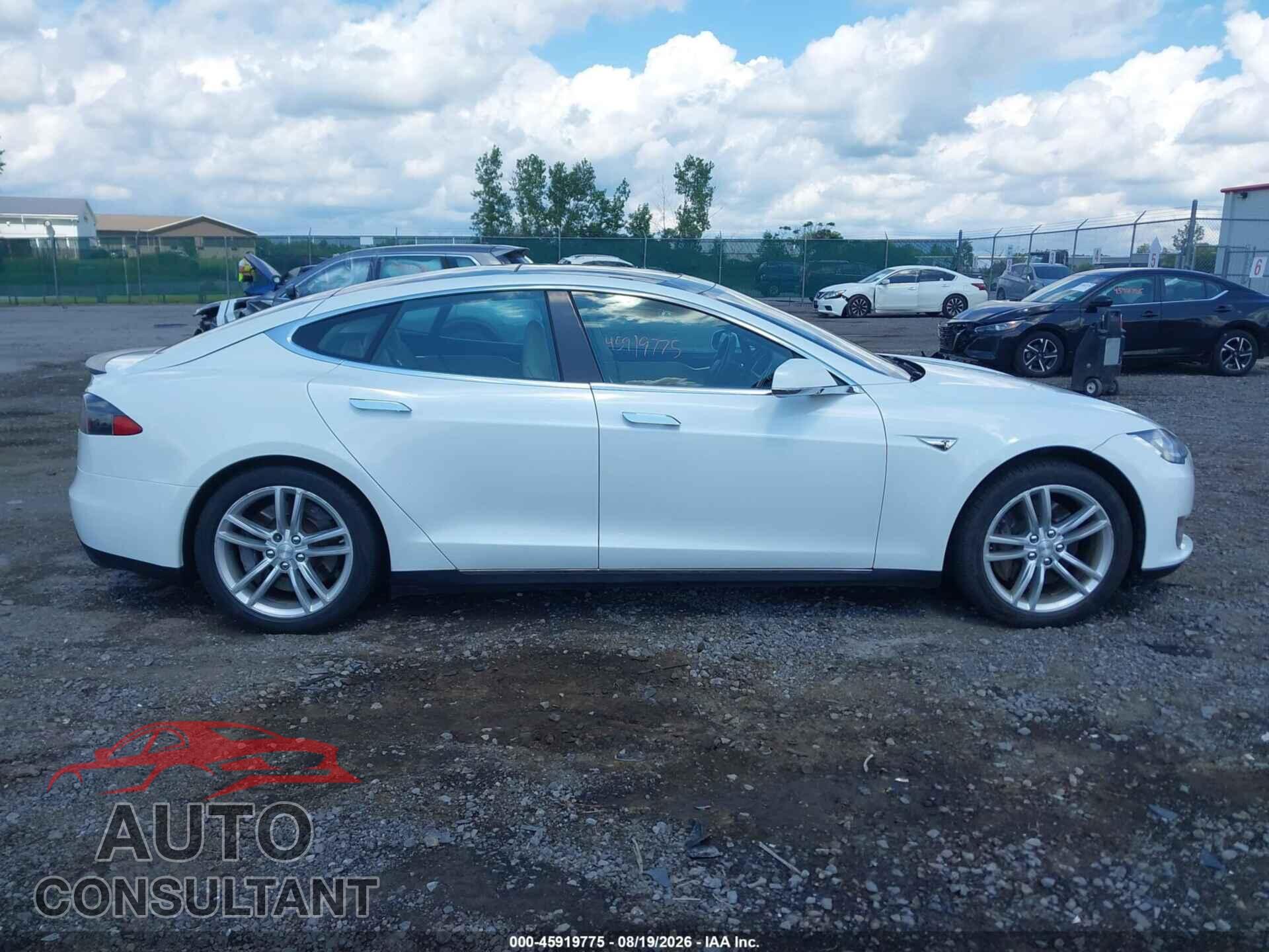 TESLA MODEL S 2013 - 5YJSA1DP2DFP13475