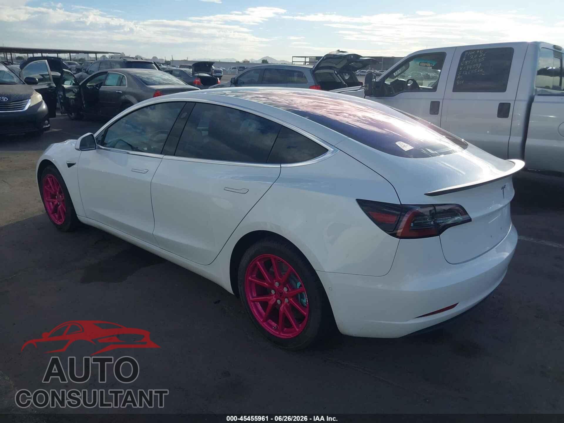 TESLA MODEL 3 2018 - 5YJ3E1EA1JF019701