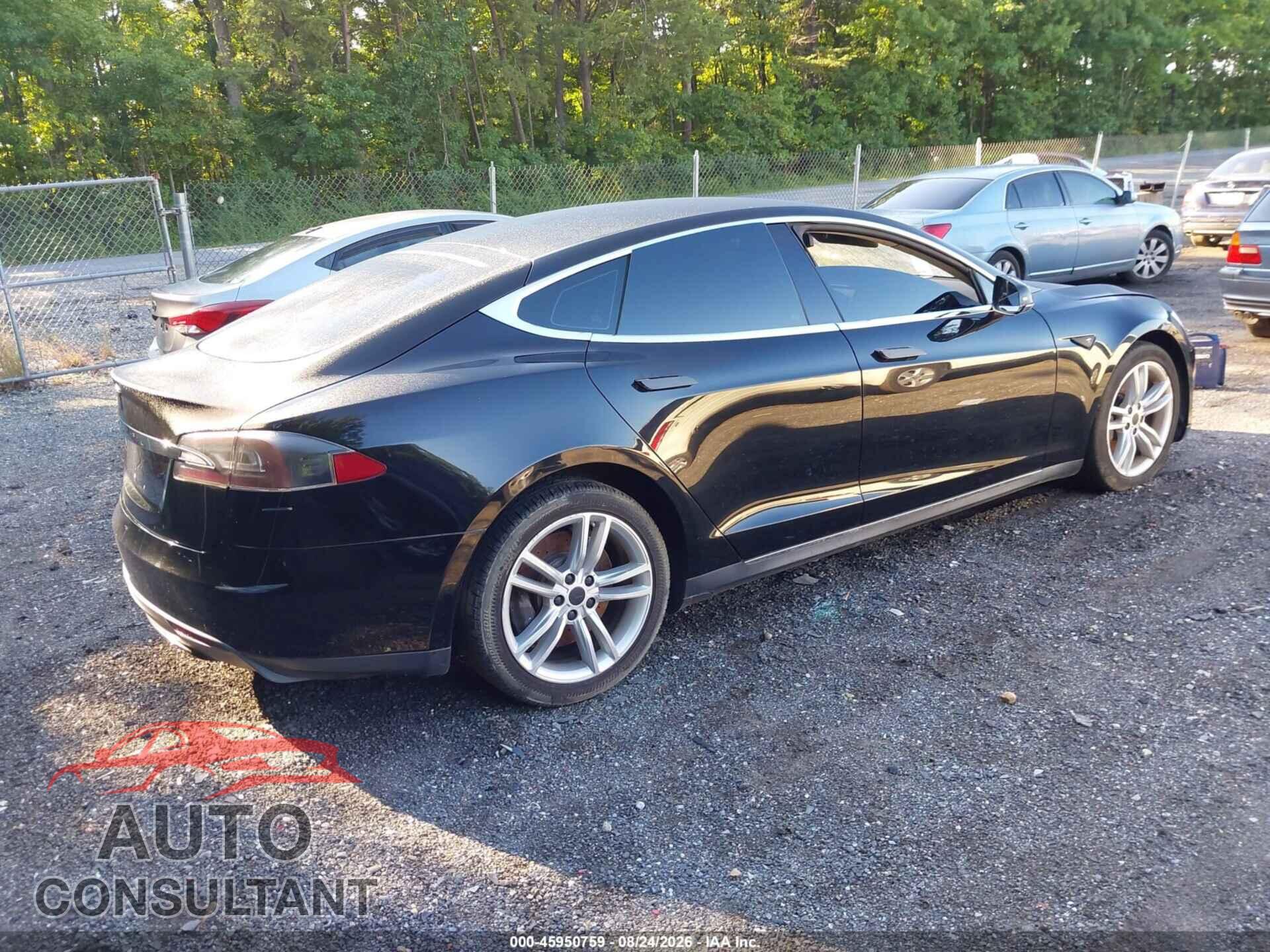 TESLA MODEL S 2013 - 5YJSA1DN9DFP15402