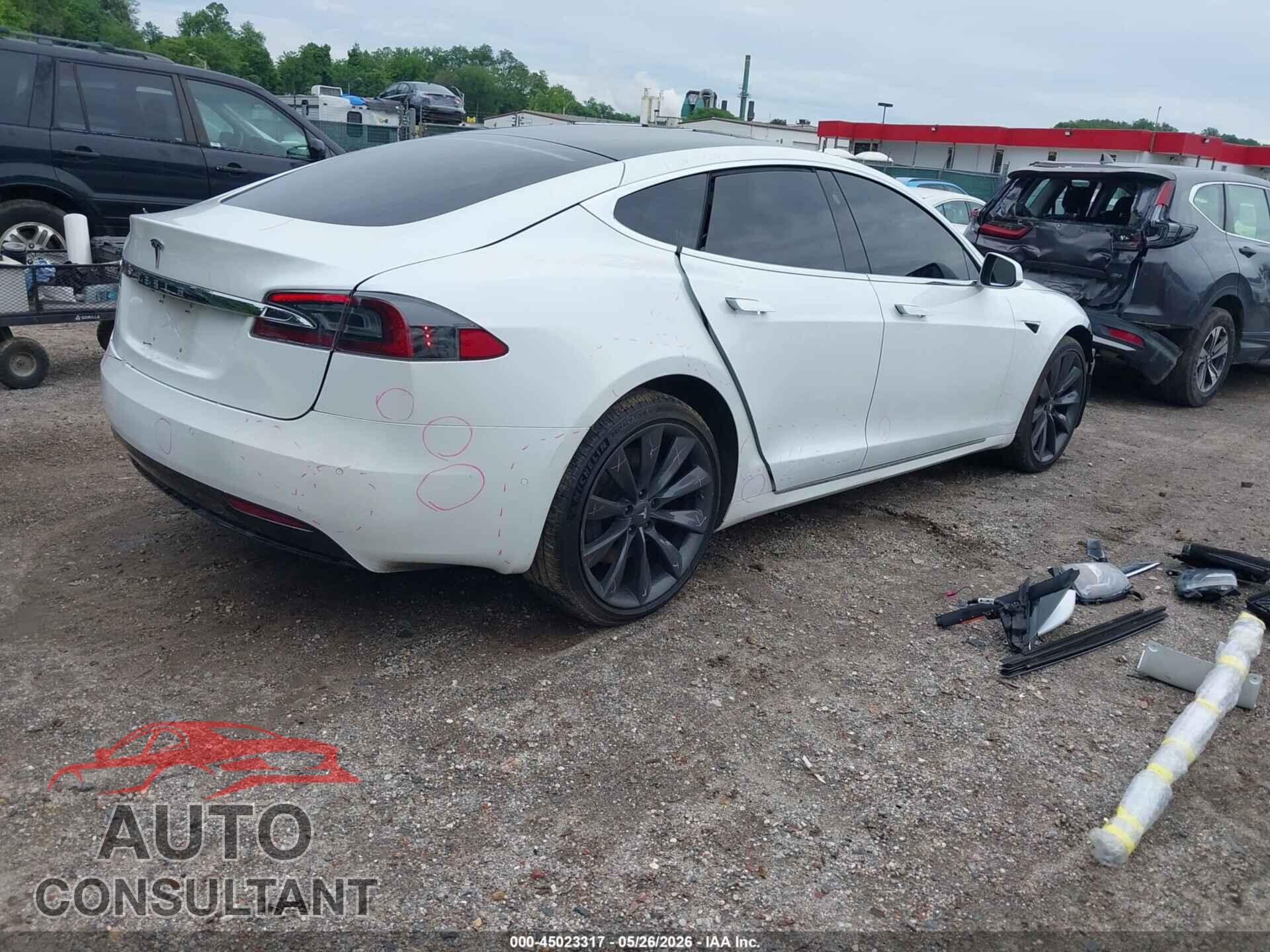 TESLA MODEL S 2020 - 5YJSA1E21LF389338