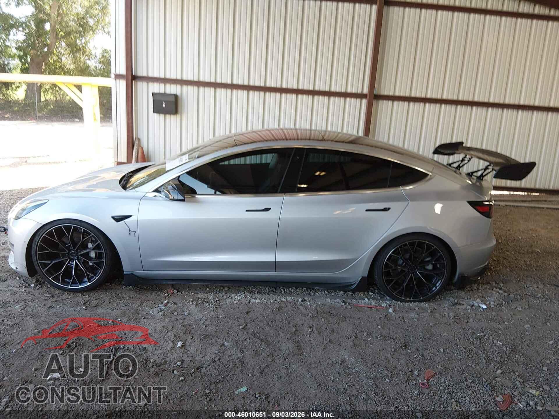 TESLA MODEL 3 2018 - 5YJ3E1EA9JF016576