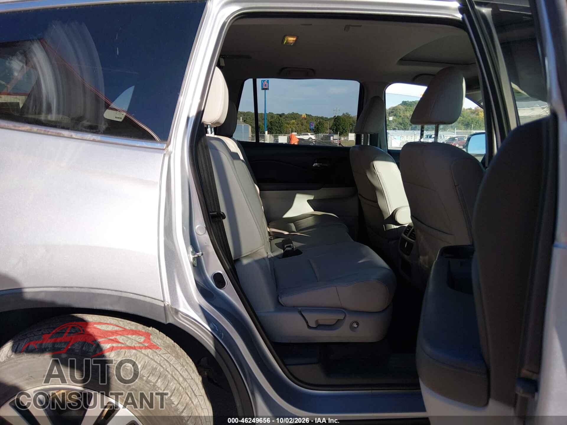 HONDA PILOT 2018 - 5FNYF6H50JB013662