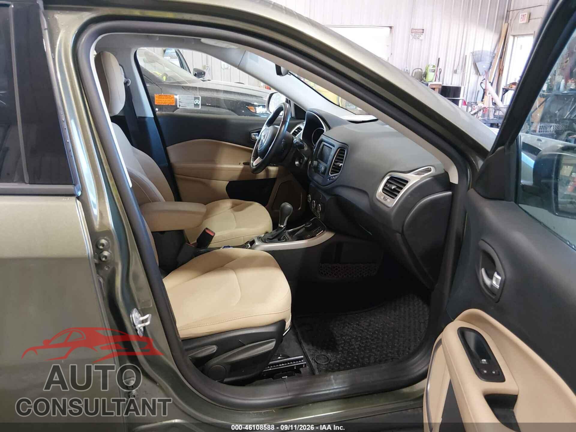 JEEP COMPASS 2018 - 3C4NJDAB4JT392267