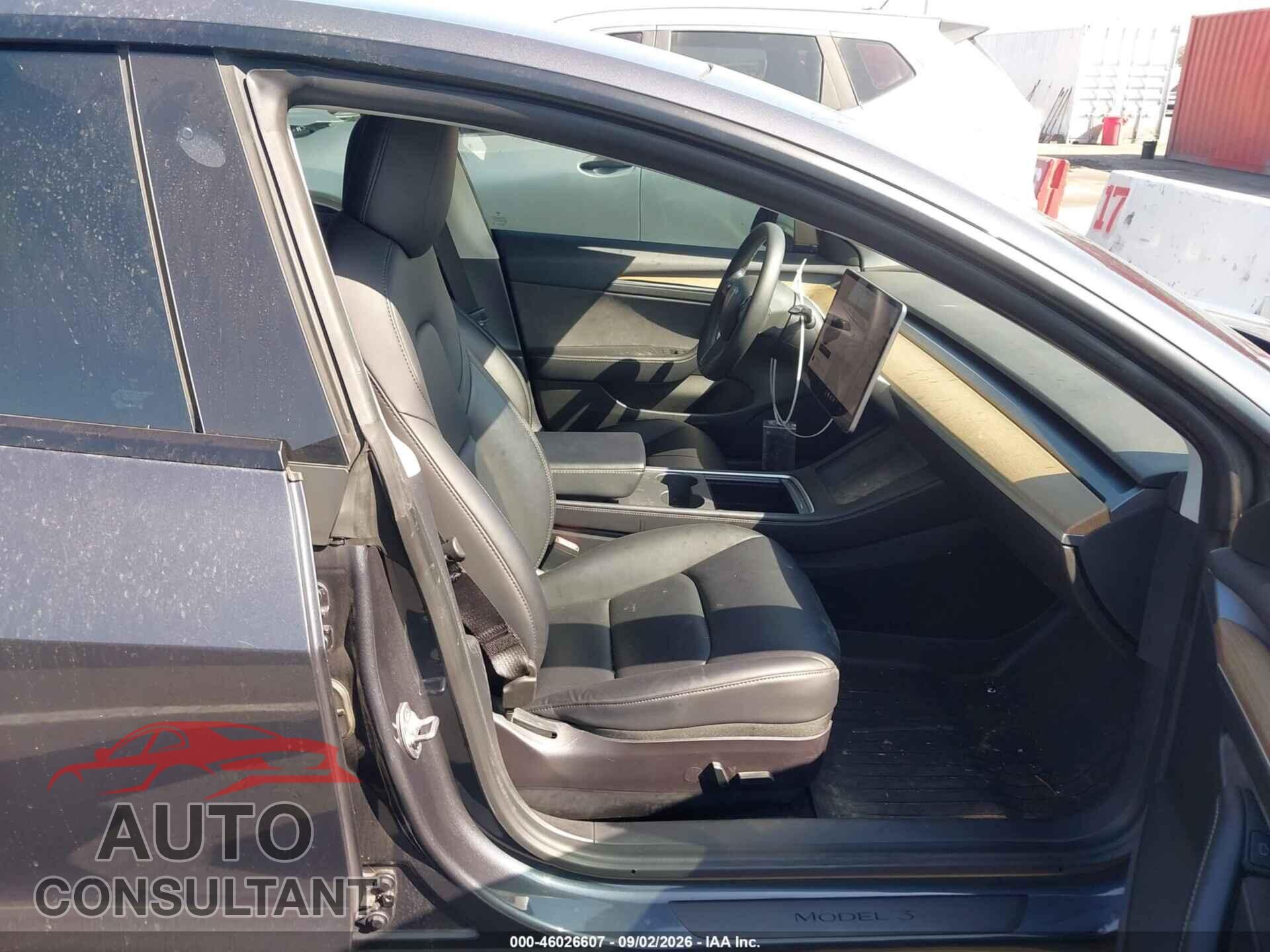 TESLA MODEL 3 2021 - 5YJ3E1EA1MF083547