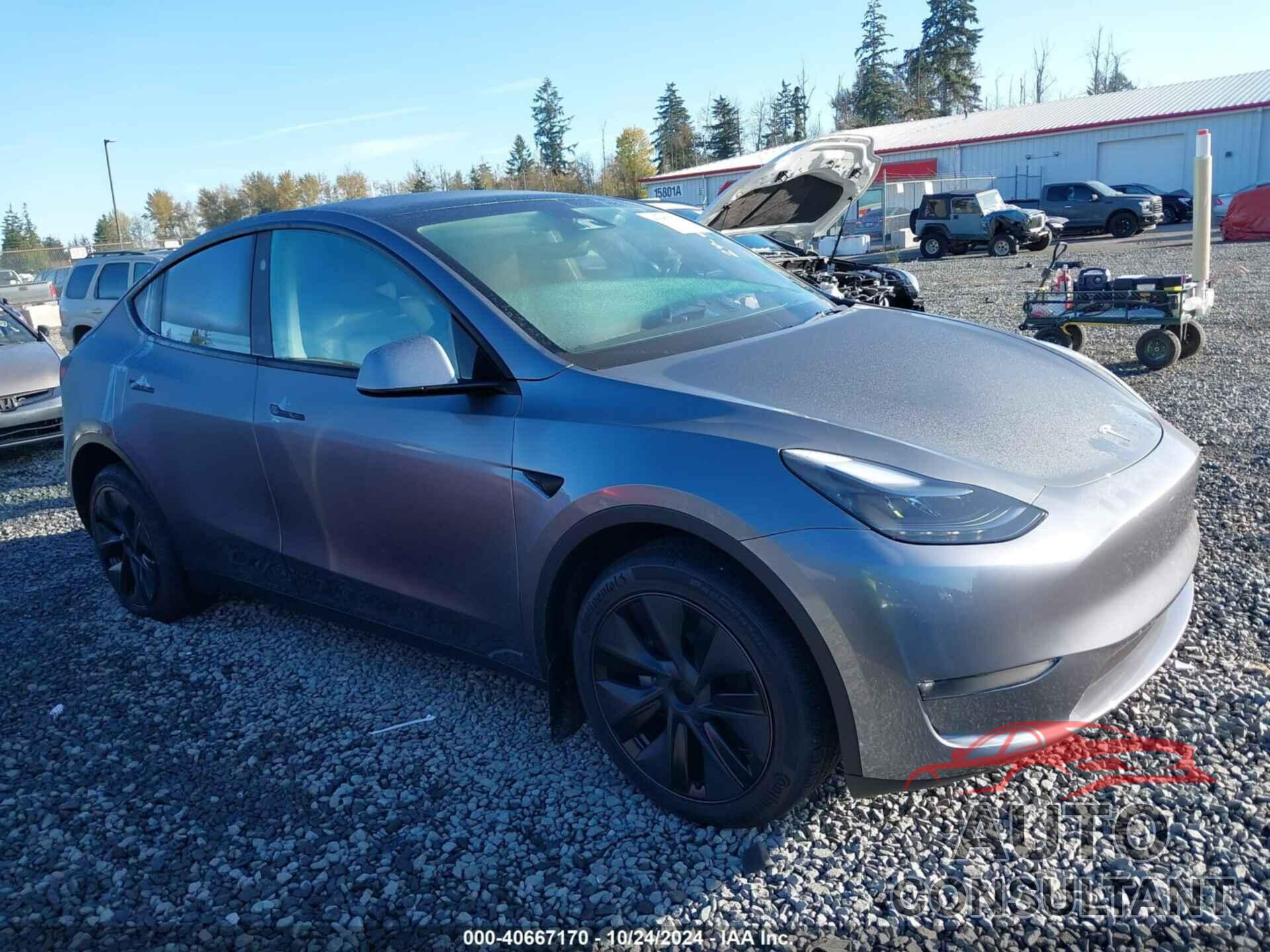 TESLA MODEL Y 2024 - 7SAYGDEE1RF200705