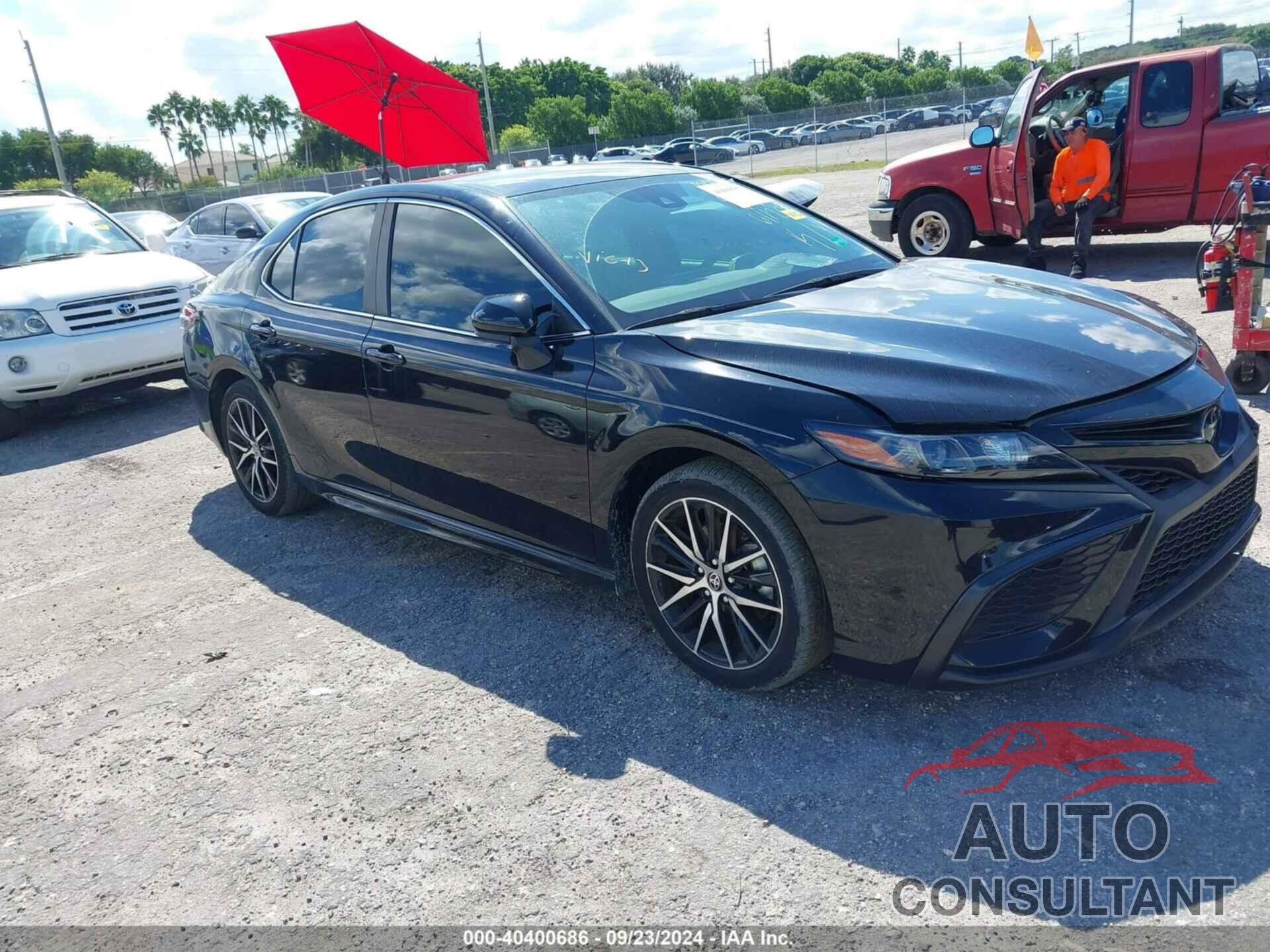 TOYOTA CAMRY 2021 - 4T1G11AKXMU611259