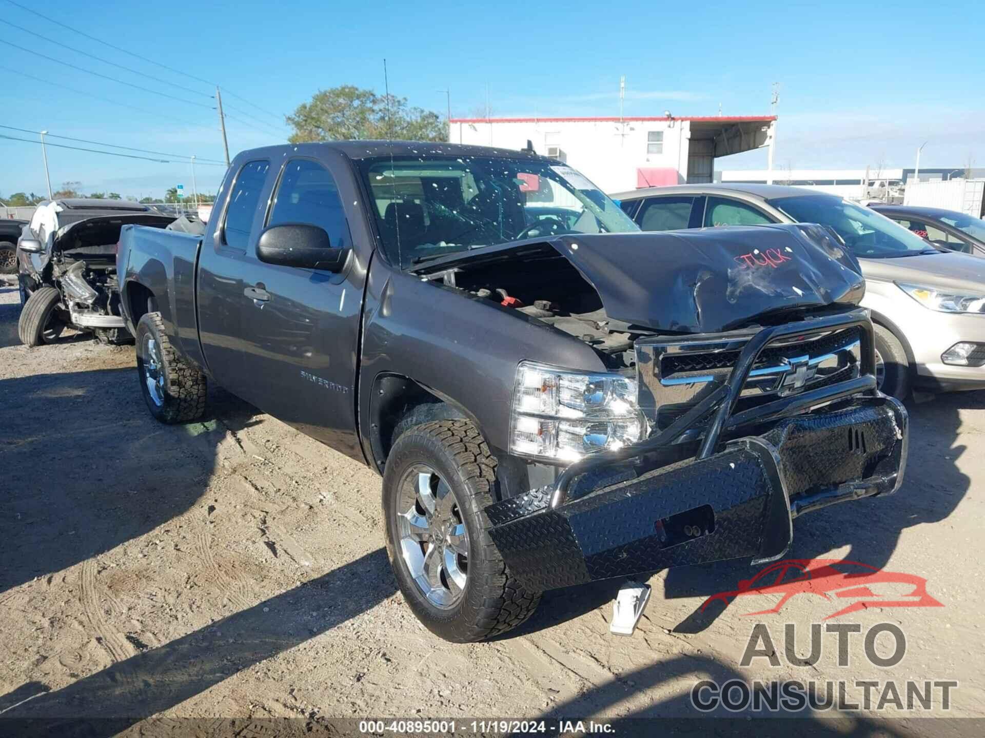 CHEVROLET SILVERADO 1500 2011 - 1GCRCSEA5BZ138319