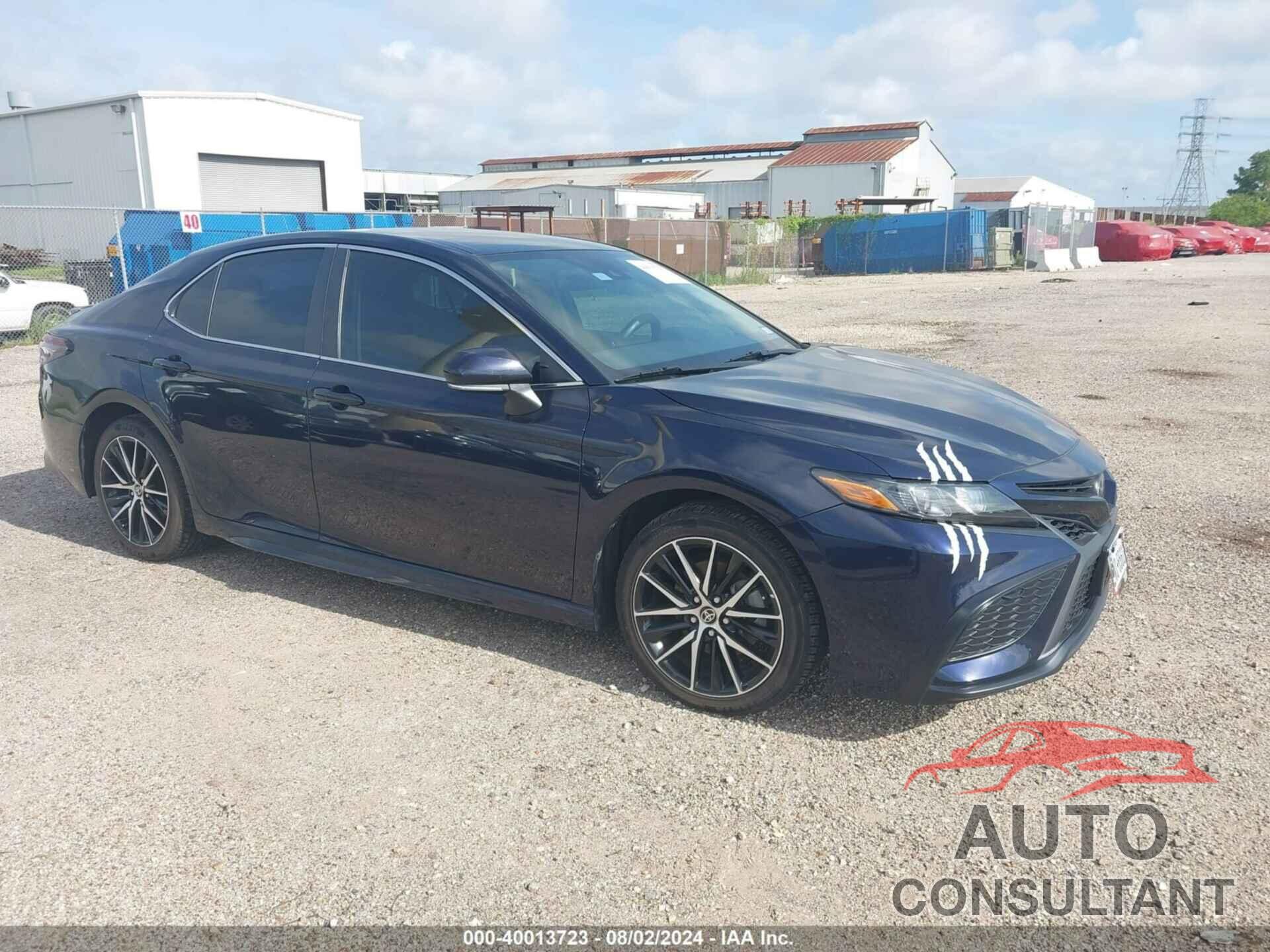 TOYOTA CAMRY 2022 - 4T1G11AK0NU715129