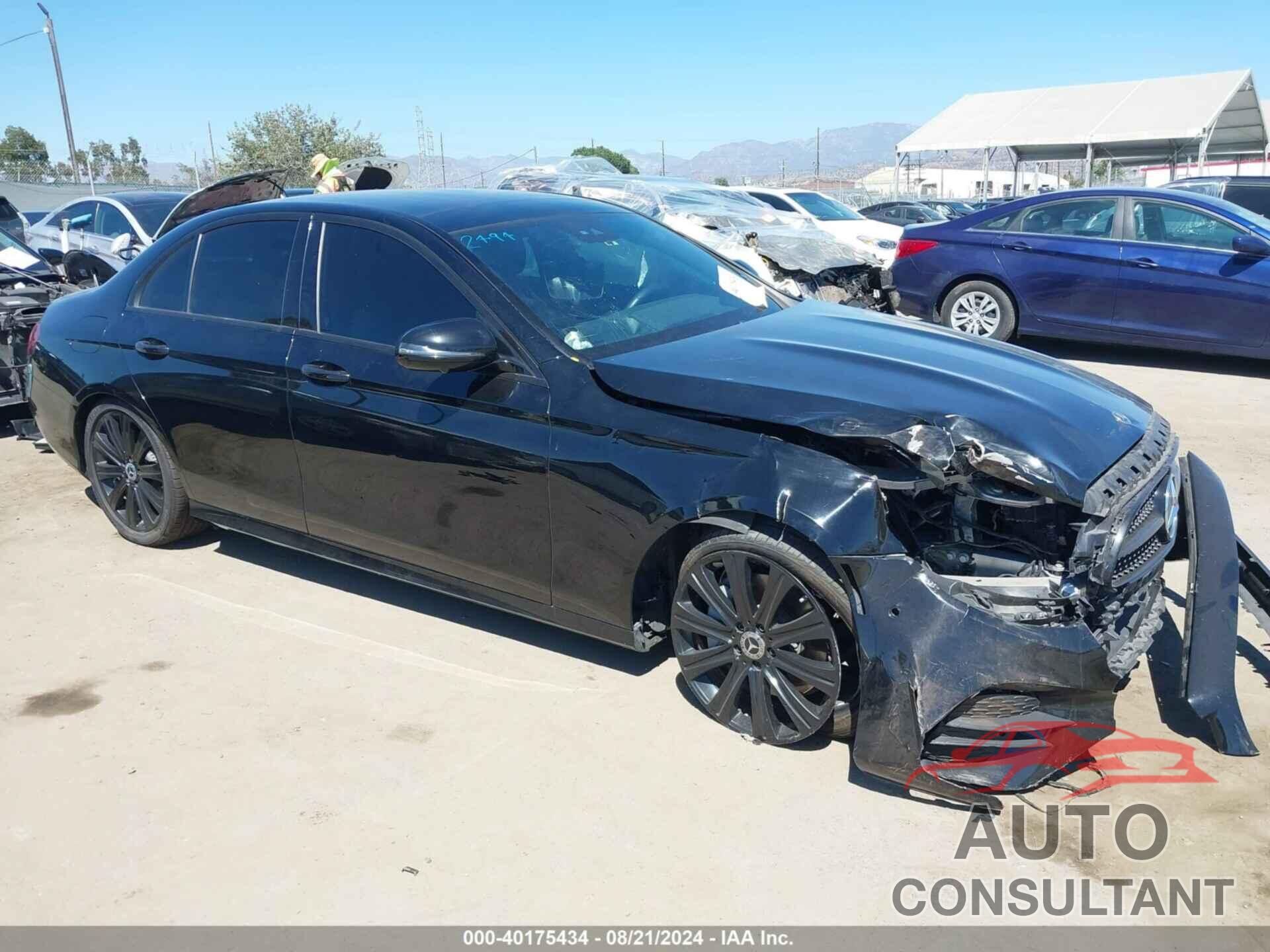 MERCEDES-BENZ E 350 2022 - W1KZF8DB7NB032672
