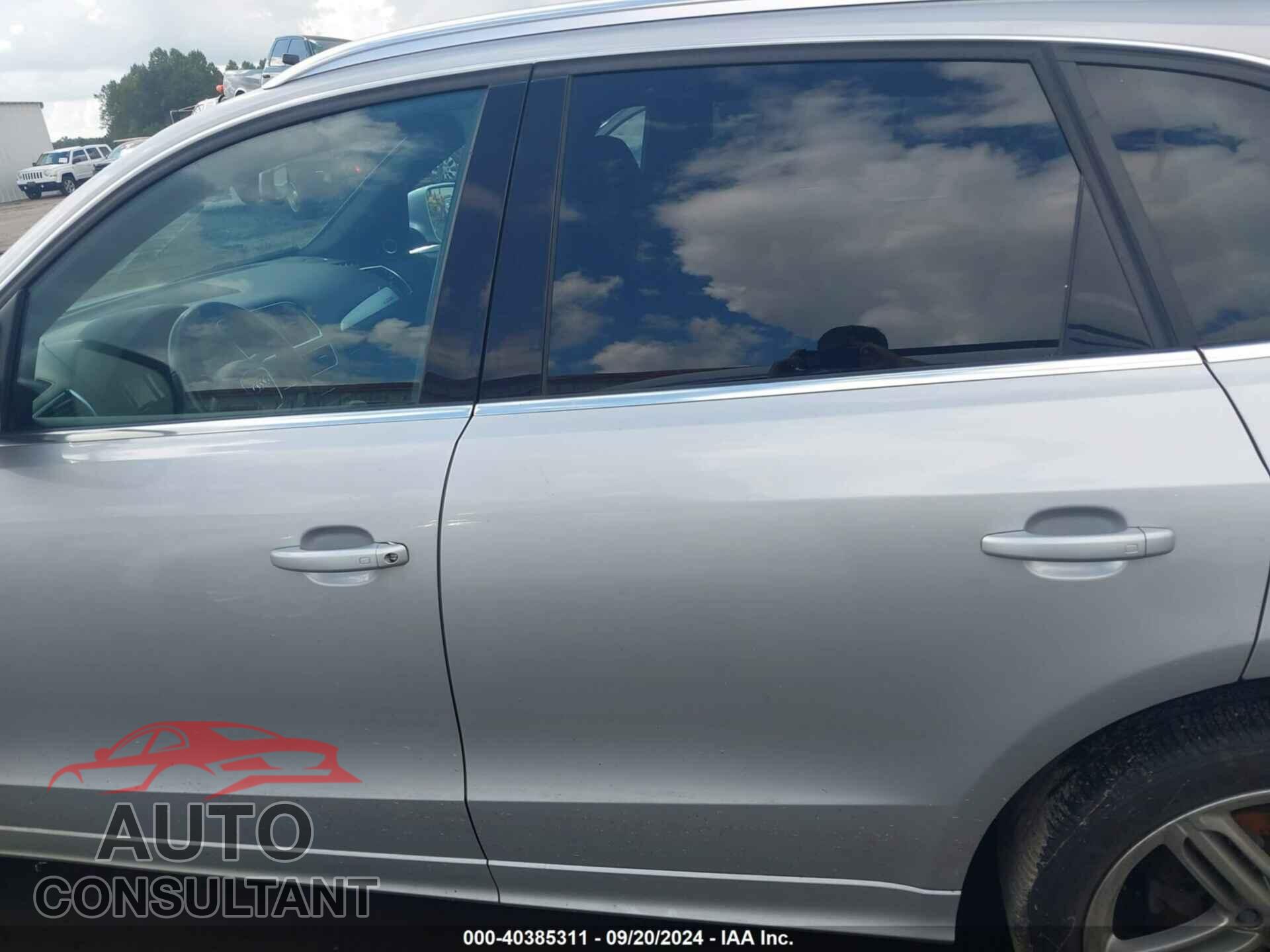 AUDI Q5 2011 - WA1DKAFP2BA007710