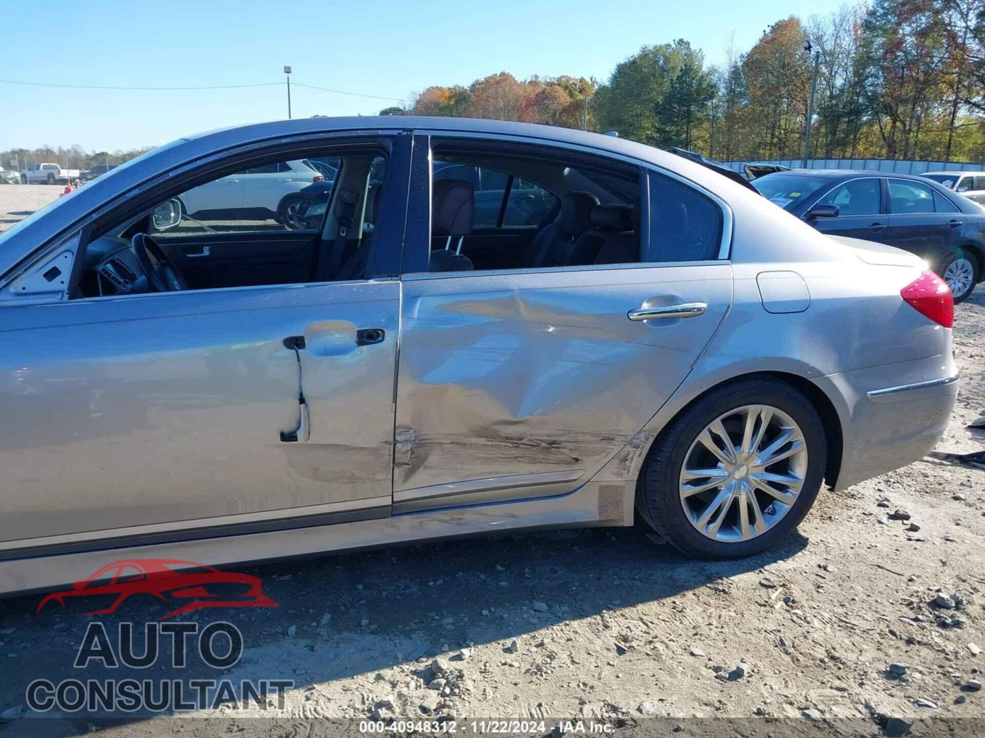 HYUNDAI GENESIS 2012 - KMHGC4DD2CU183288