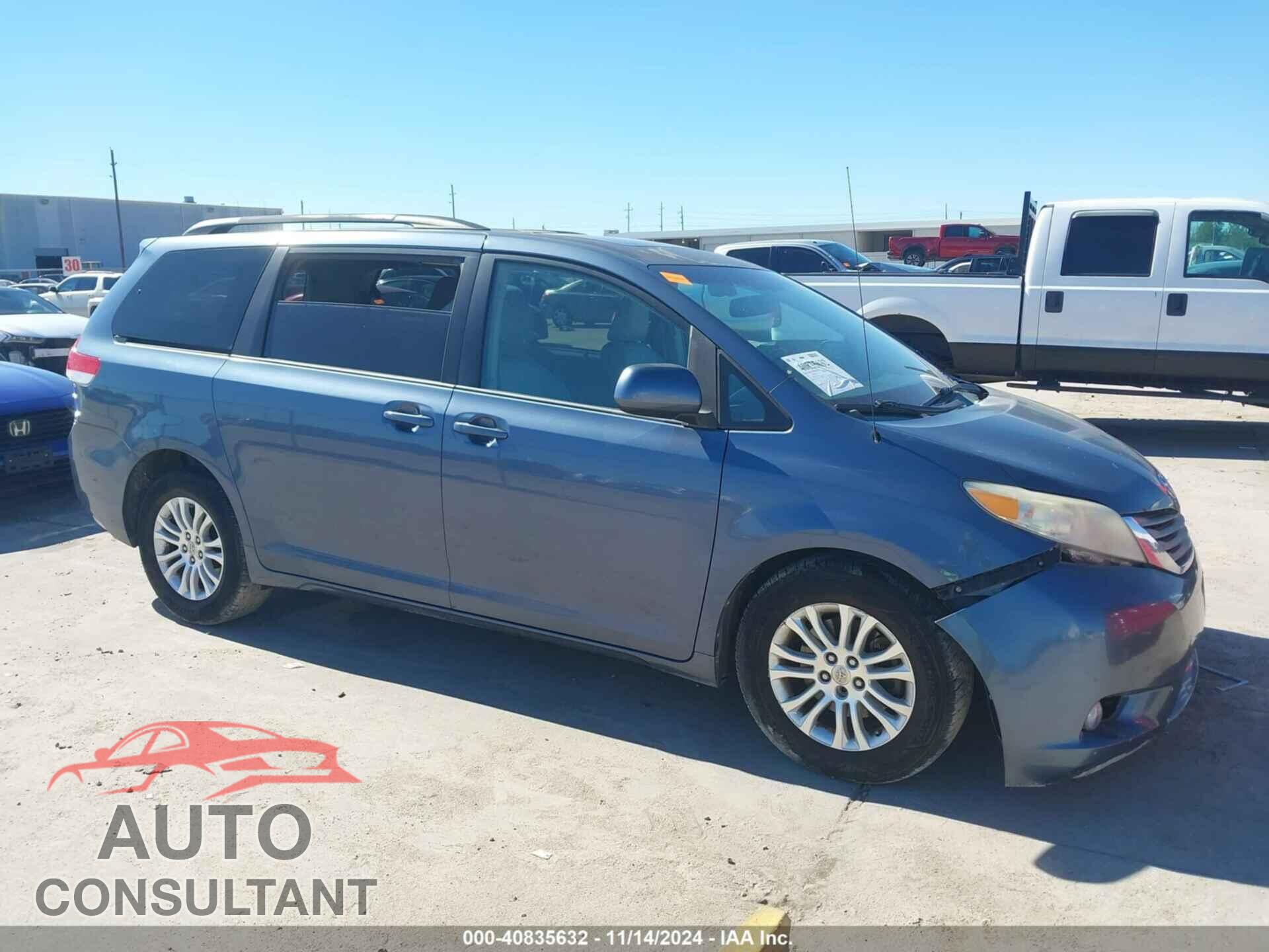 TOYOTA SIENNA 2013 - 5TDYK3DC8DS338235