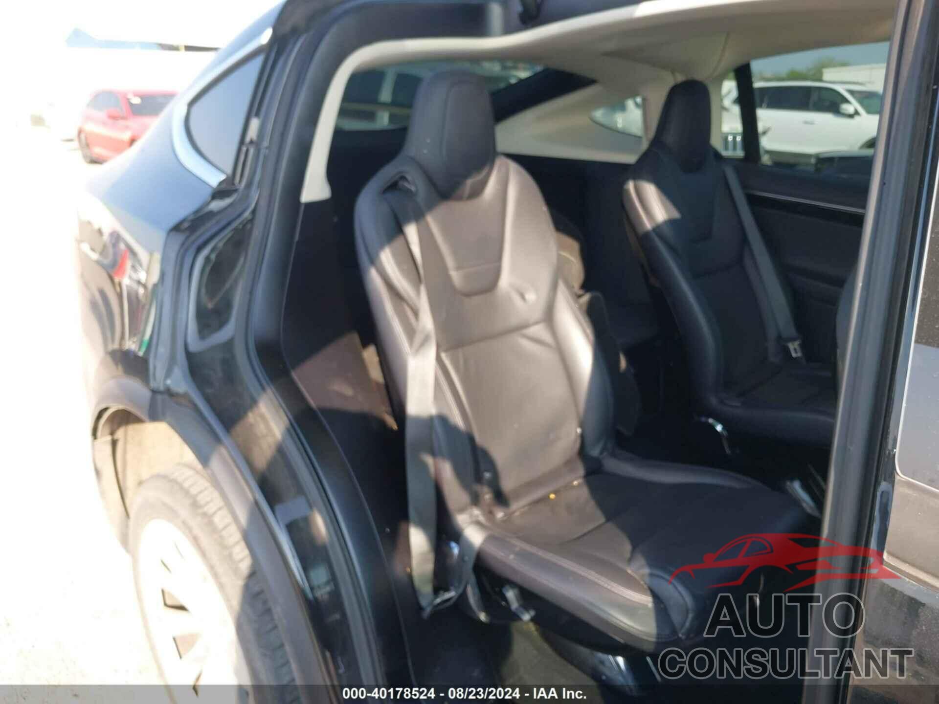 TESLA MODEL X 2016 - 5YJXCBE21GF023715